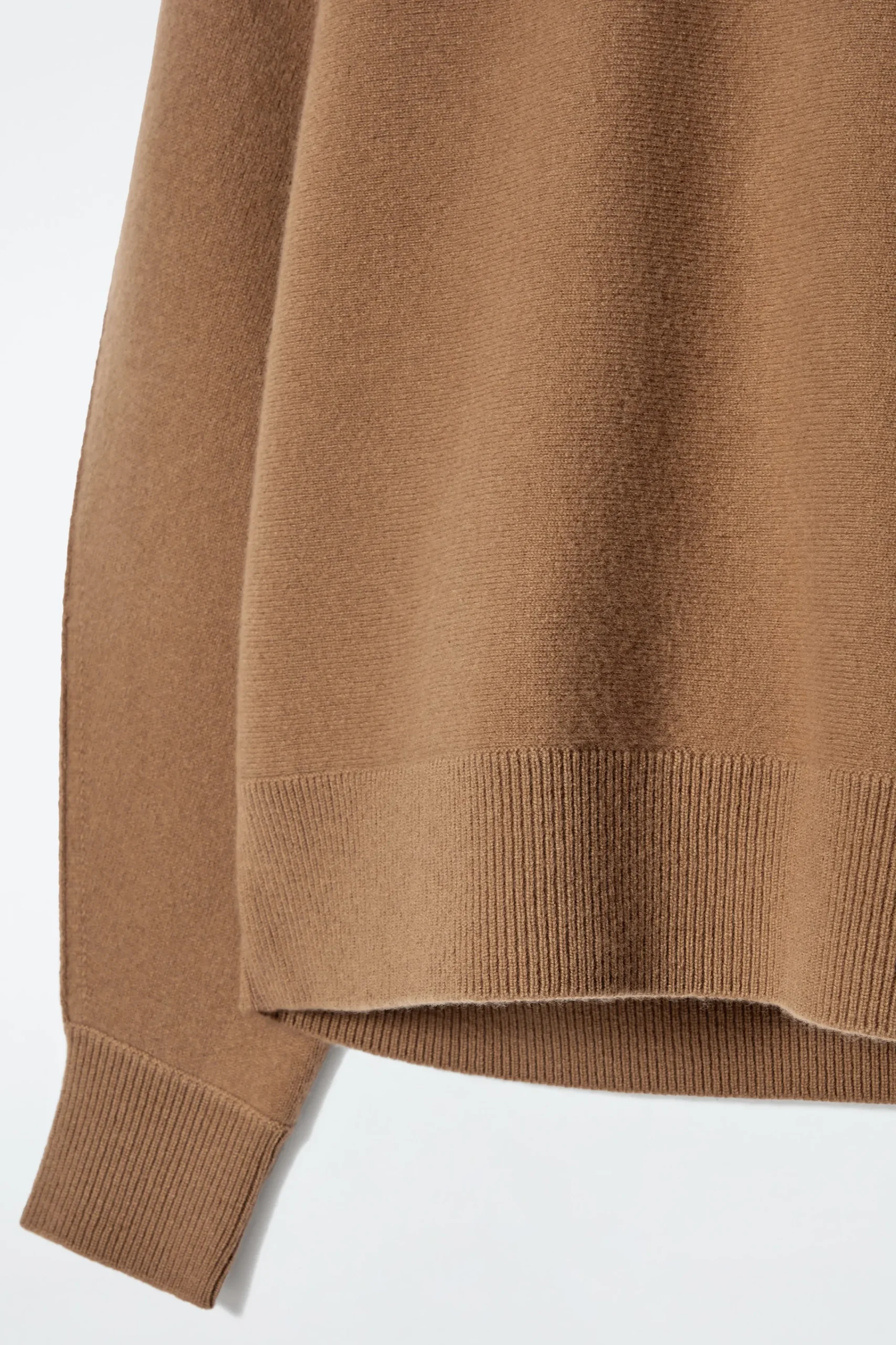 Damen COS Strickmode*ABGERUNDETER PULLOVER AUS DOUBLEFACE-WOLLE