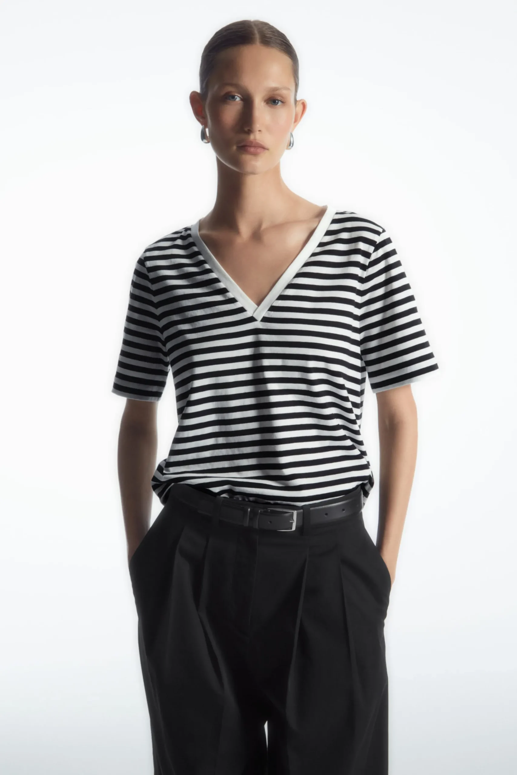 Damen COS T-Shirts | Oberteile*ALLTAGS-T-SHIRT MIT V-AUSSCHNITT