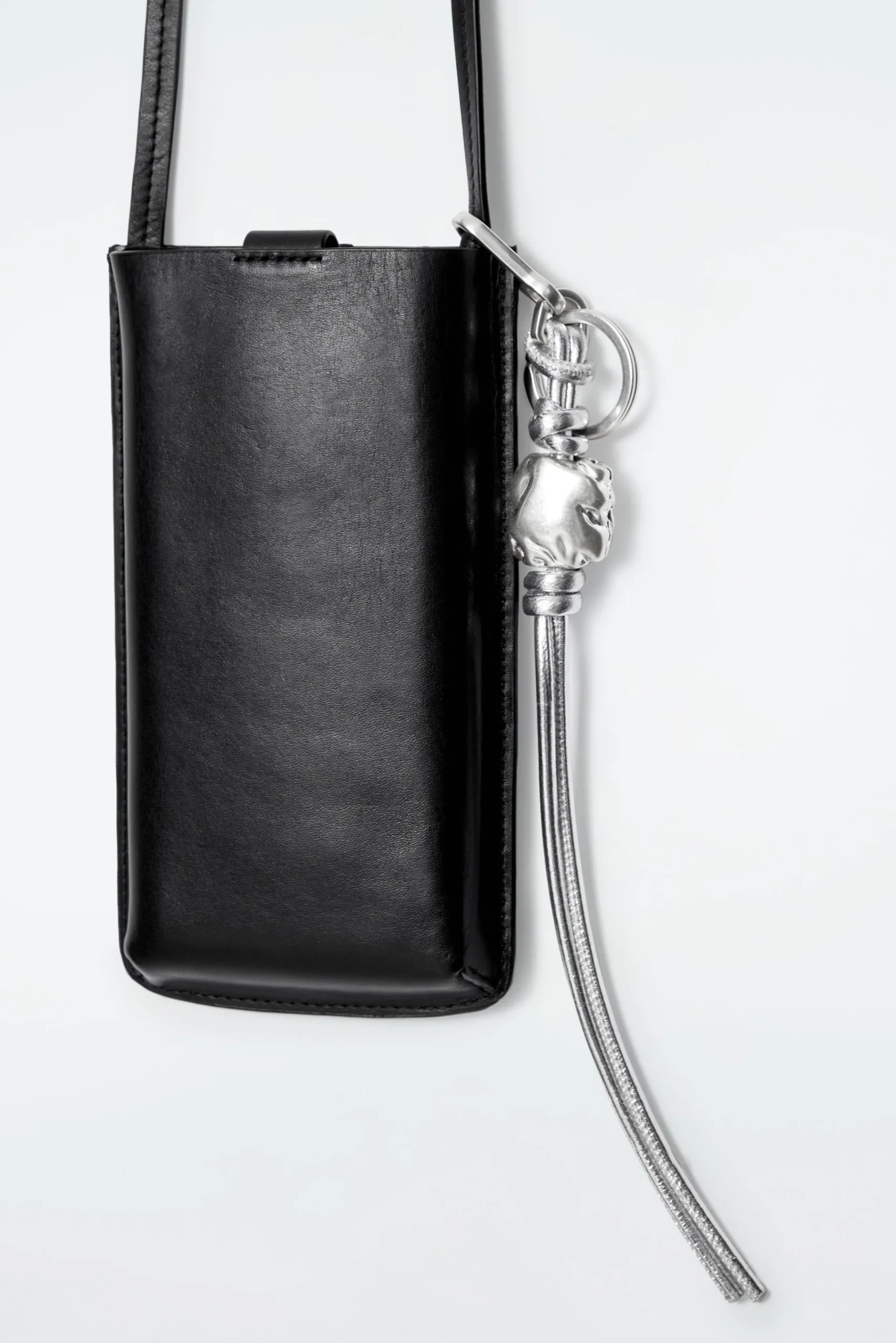 Damen COS Accessoires Aus Leder | Taschen*ANHÄNGER MIT STEPPDESIGN, PERLEN UND LEDERQUASTE