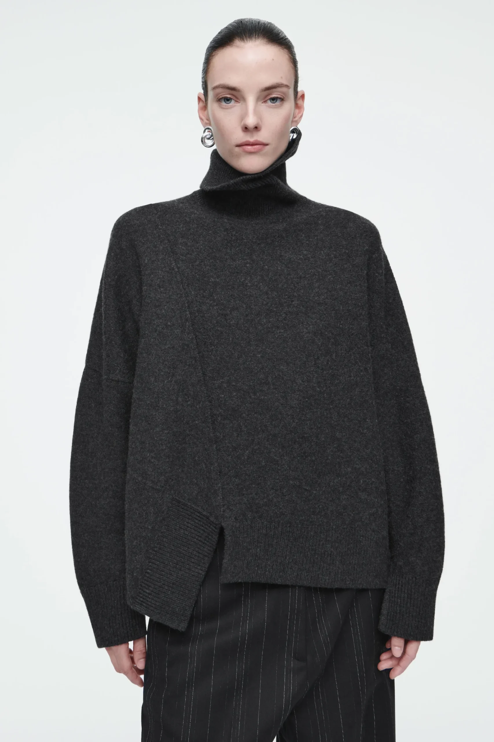 Damen COS Strickmode*ASYMMETRISCHER PULLOVER AUS MERINOWOLLE
