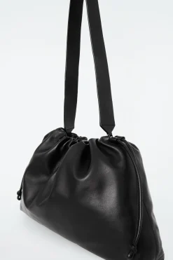Damen COS Taschen*CAVATELLI CLUTCH AUS LEDER