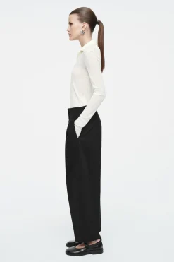 Damen COS Hosen*CHINOHOSE MIT FALTEN UND BARREL-BEIN
