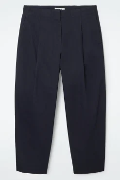 Damen COS Hosen*CHINOHOSE MIT FALTEN UND BARREL-BEIN