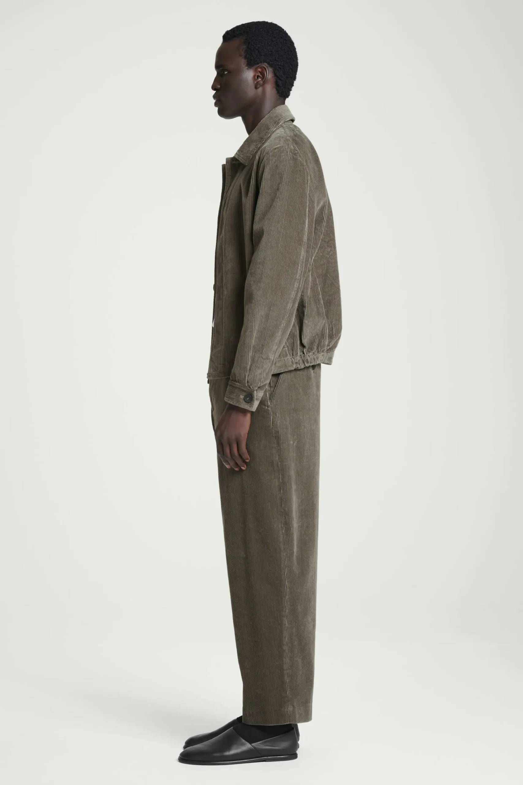Herren COS Hosen*CORDHOSE MIT WEITEM BEIN