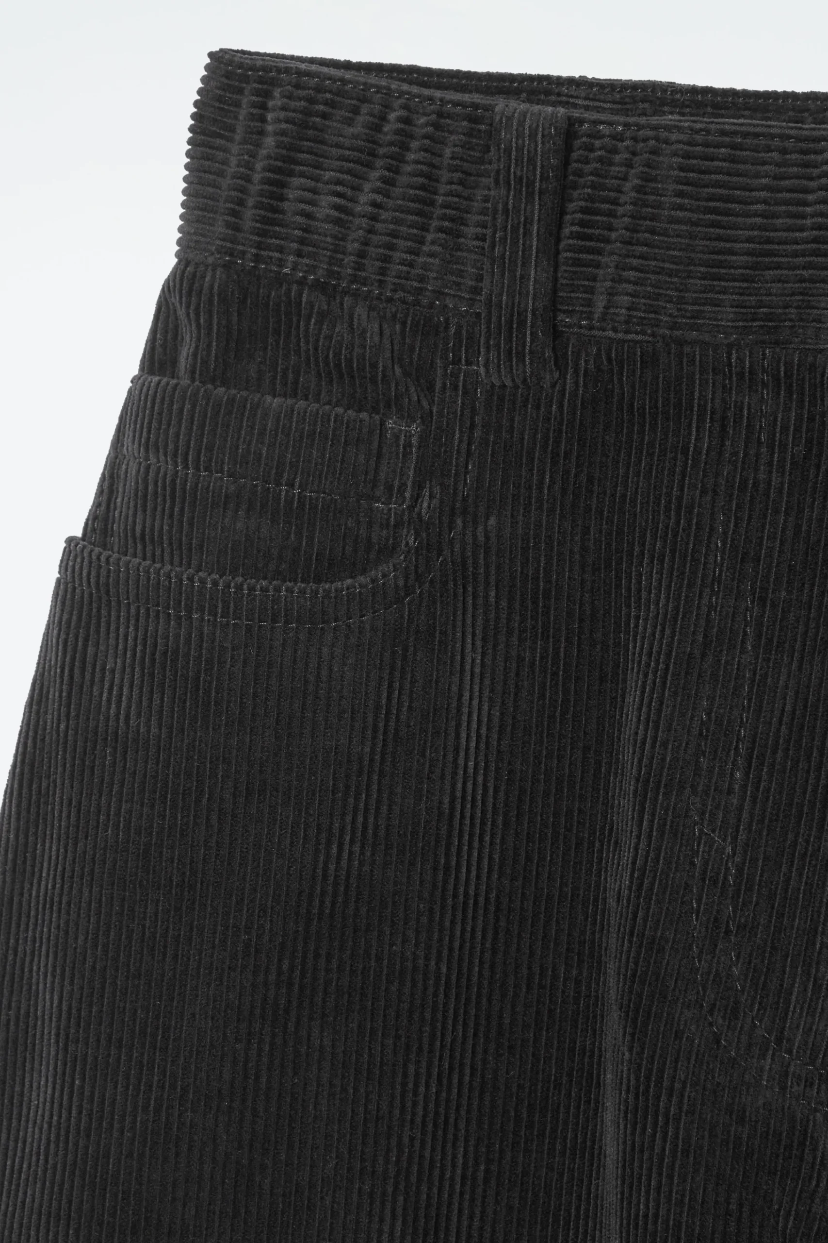 Damen COS Hosen*CORDHOSE MIT WEITEM BEIN