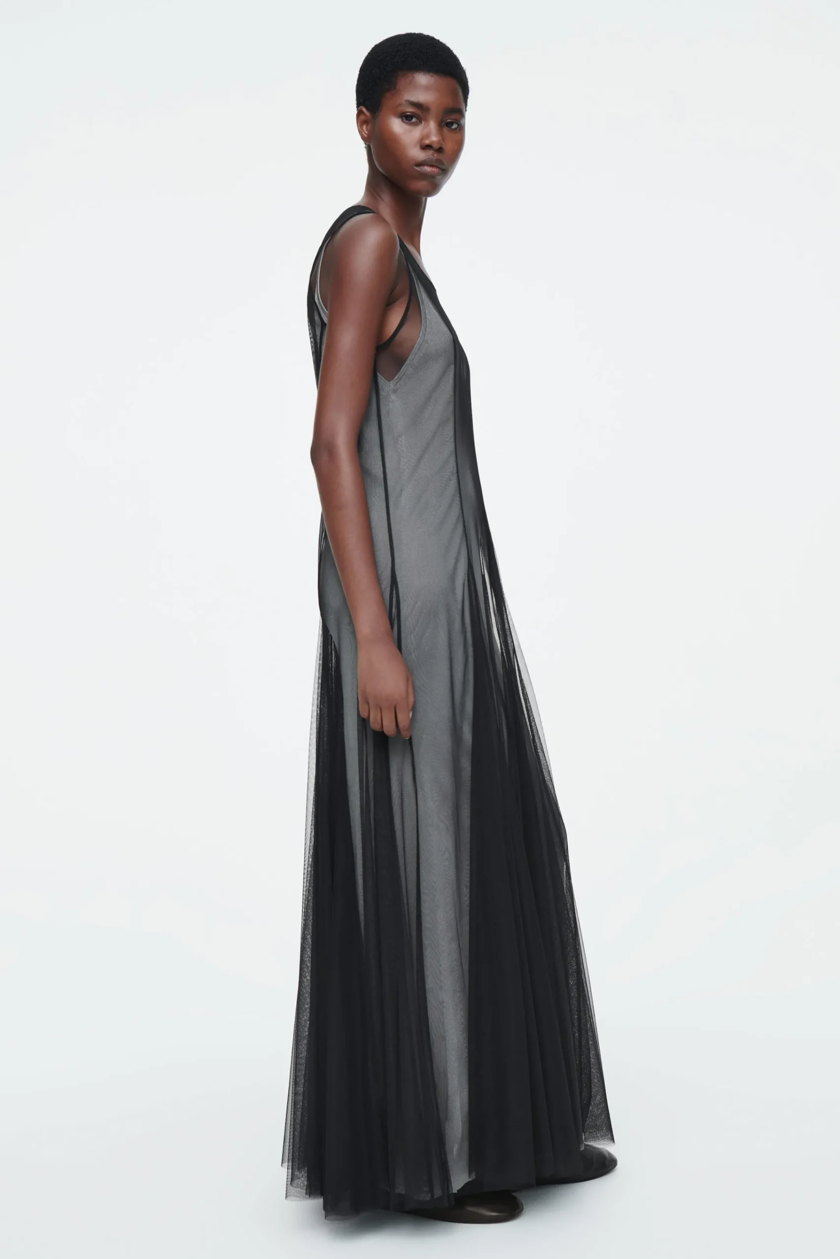 Damen COS Kleider*DAS MAXIKLEID AUS TÜLL