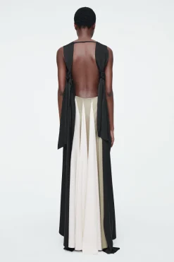 Damen COS Kleider*DAS MAXIKLEID MIT OFFENEM RÜCKEN