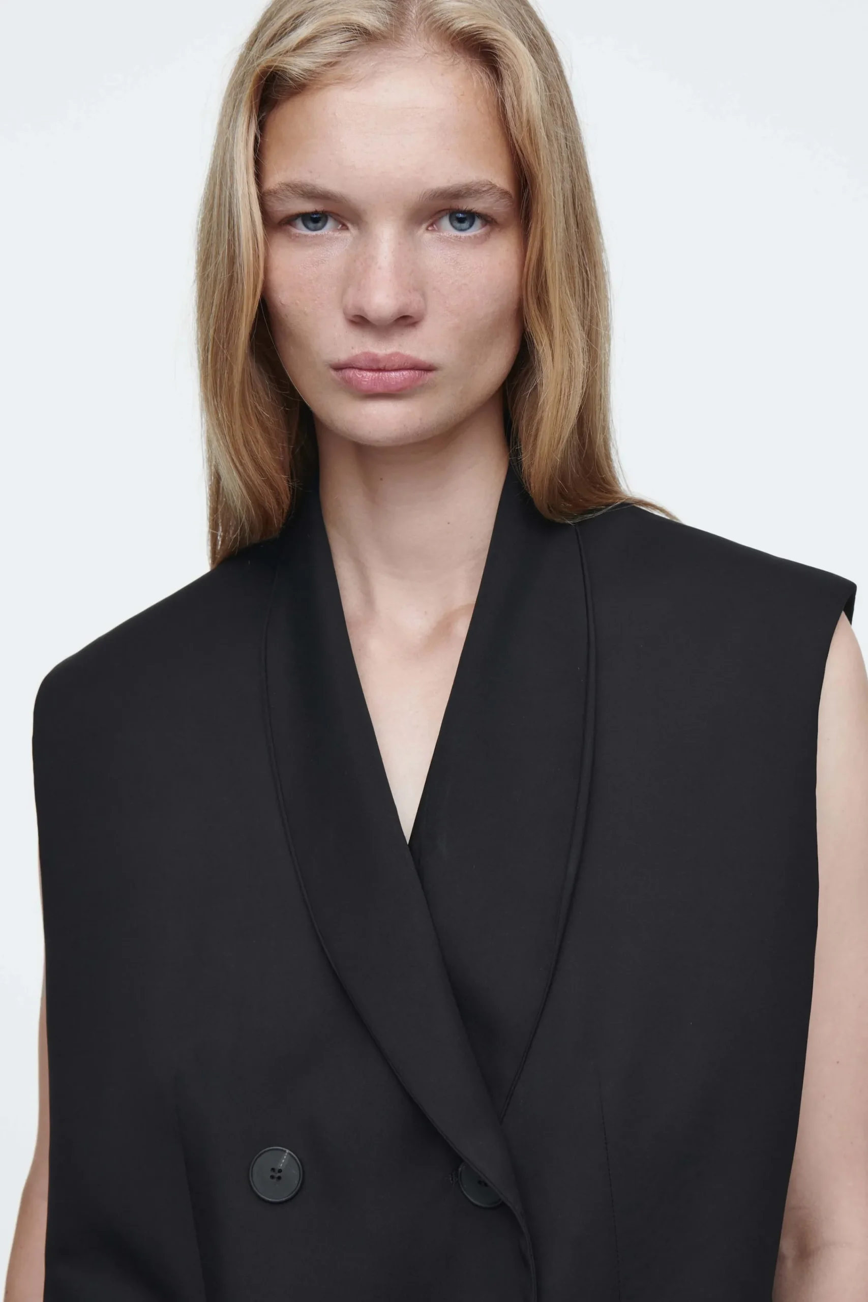Damen COS Mäntel & Jacken*DER LANGE ÄRMELLOSE BLAZER