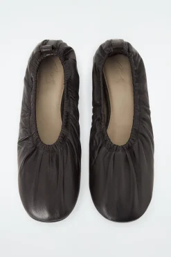 Damen COS Accessoires Aus Leder | Schuhe*DIE BALLERINAS AUS GERAFFTEM LEDER
