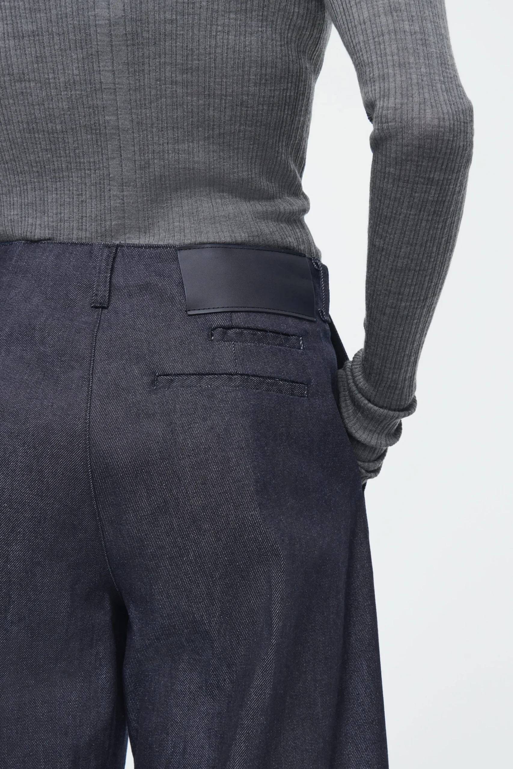Damen COS Jeans | Hosen*DIE JEANS AUS RAW DENIM MIT WEITEM BEIN