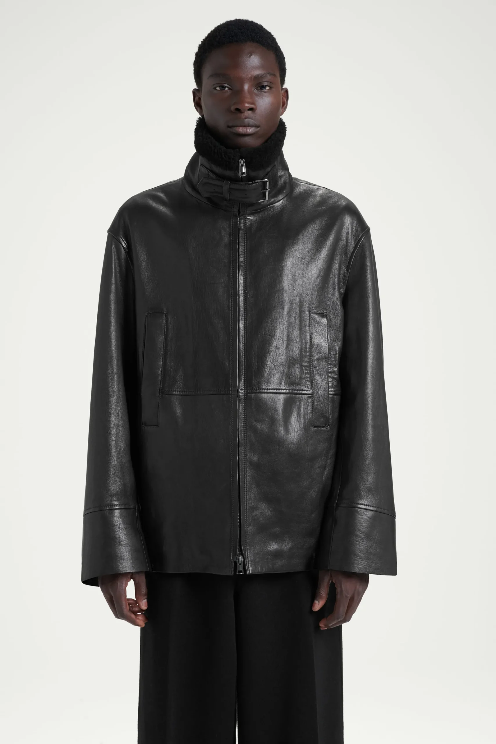Herren COS Mäntel & Jacken*DIE LEDERJACKE MIT LAMMFELLBESATZ