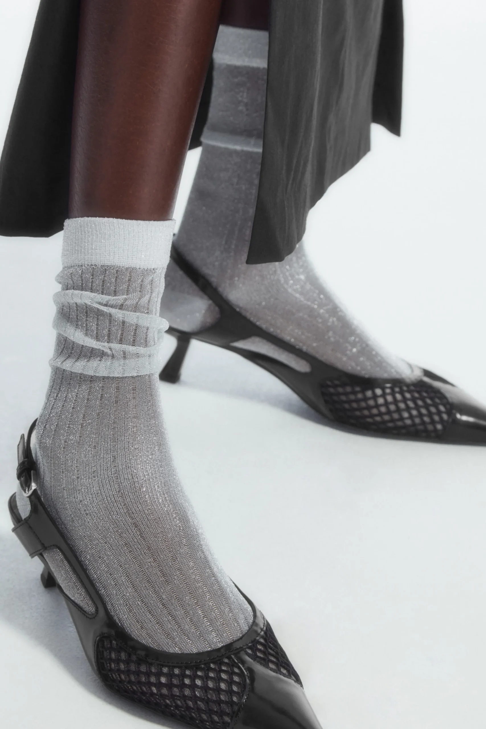 Damen COS Socken*DÜNNE GERIPPTE SOCKEN