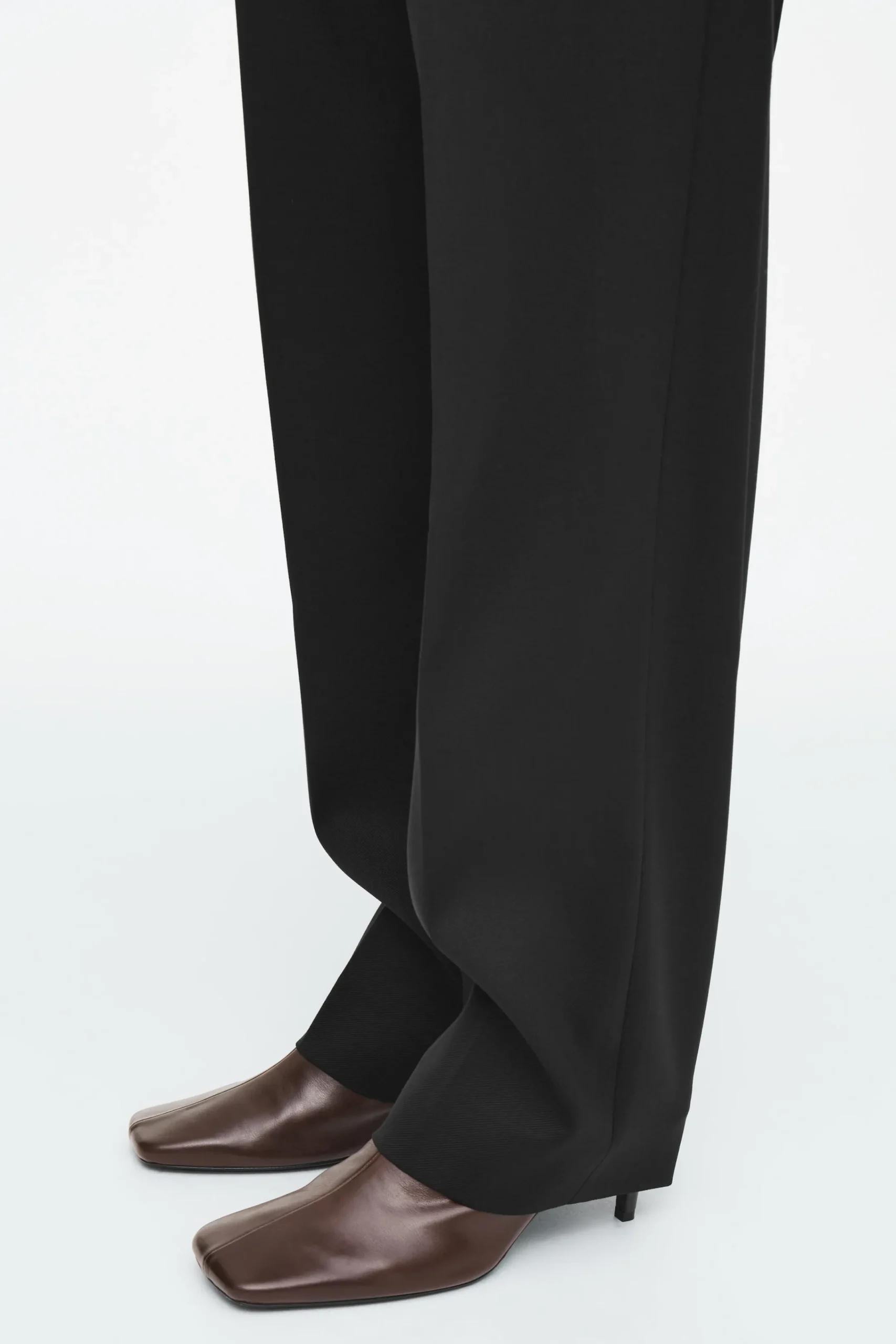 Damen COS Hosen*ELEGANTE HOSE AUS WOLL-MIX MIT SCHMALER PASSFORM