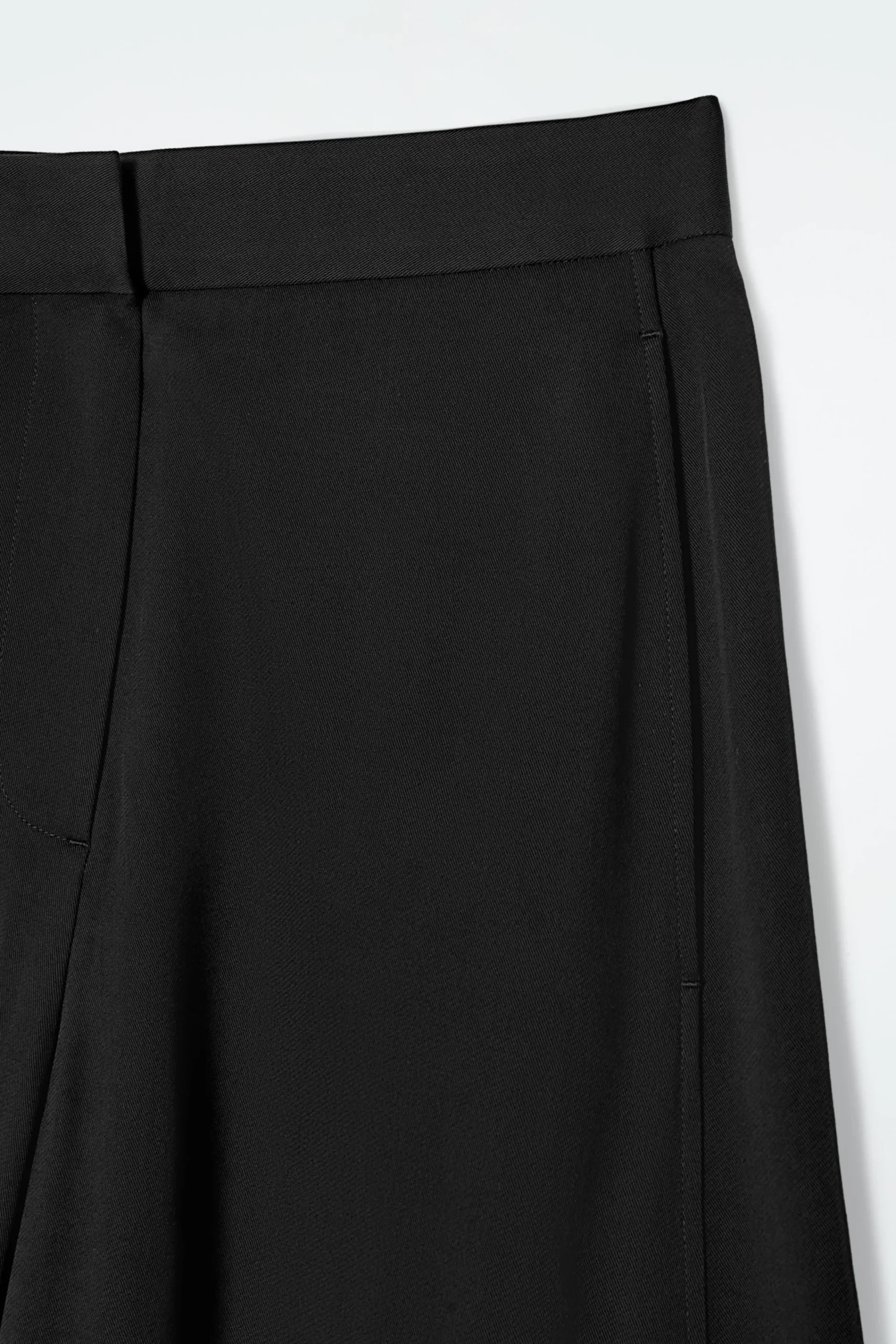 Damen COS Hosen*FLIESSENDE HOSE MIT WEITEM BEIN