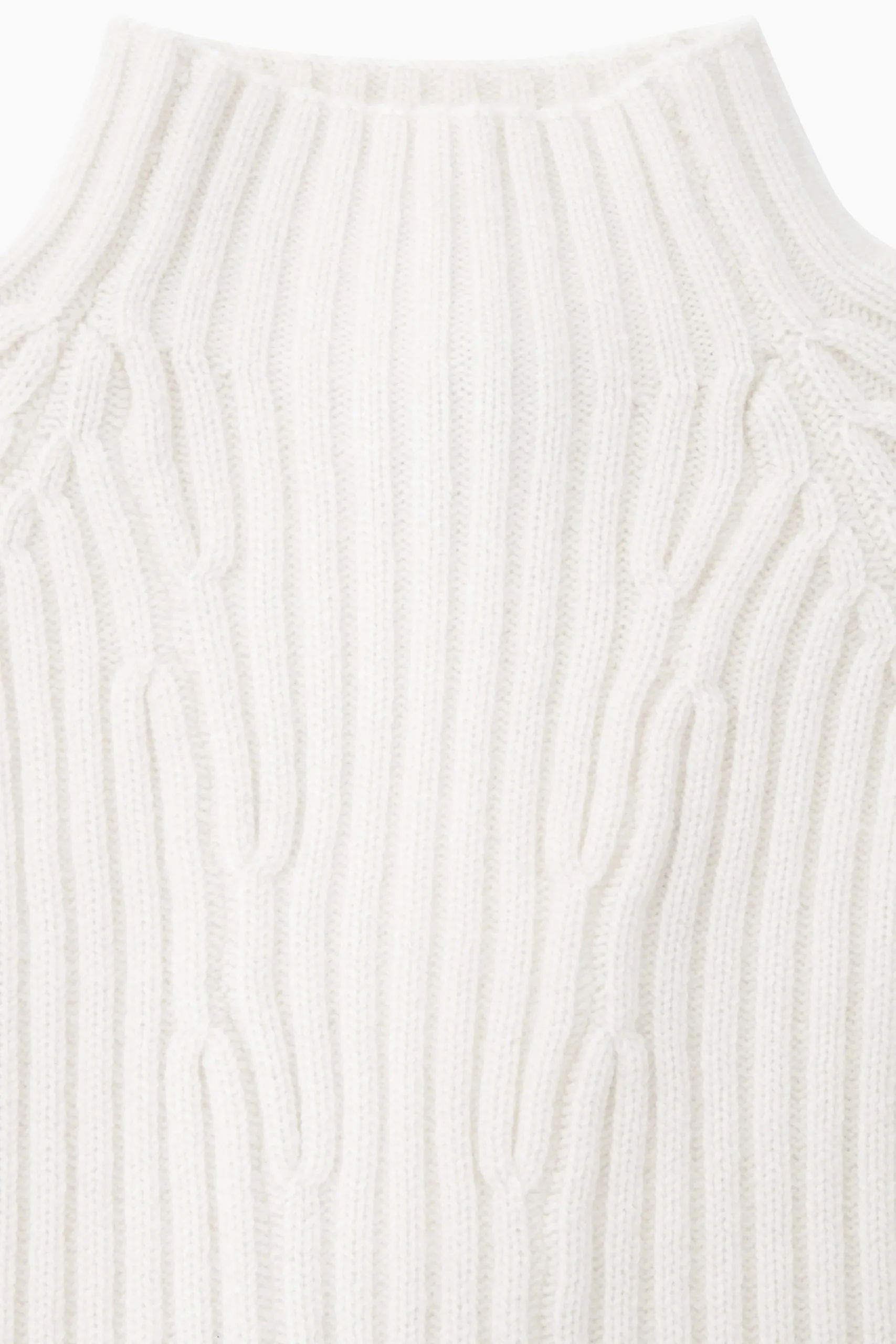 Damen COS Kaschmir | Strickmode*GERIPPTER ROLLKRAGENPULLOVER AUS KASCHMIR