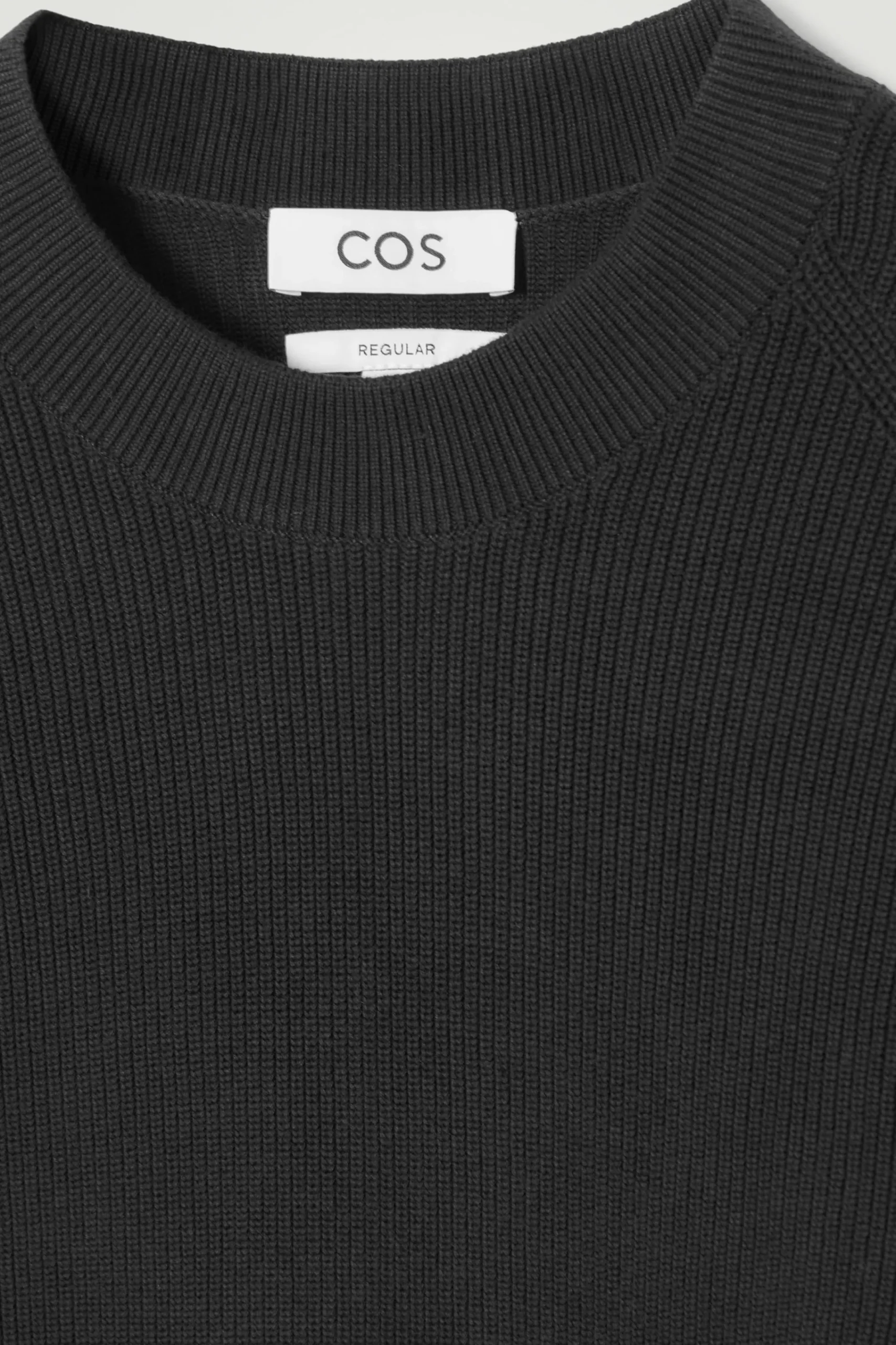 Herren COS Pullover | Strickmode*GERIPPTER STRICKPULLOVER AUS BAUMWOLLE