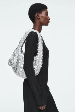 Damen COS Taschen*GESTEPPTE MINI-UMHÄNGETASCHE