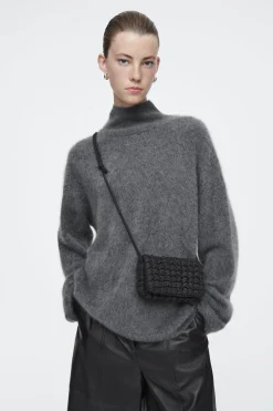 Damen COS Taschen*GESTEPPTE UMHÄNGETASCHE