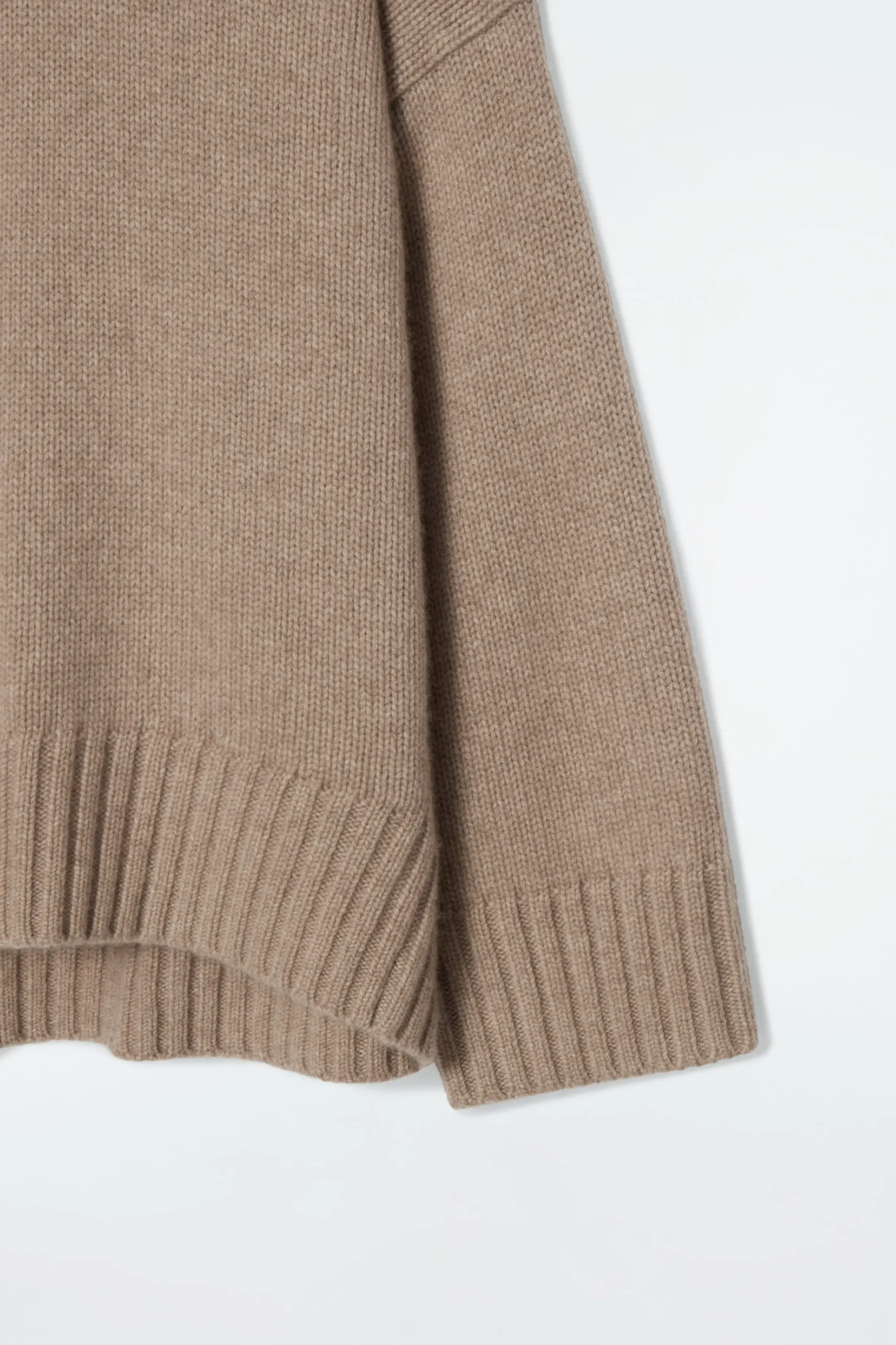 Damen COS Strickmode | Kaschmir*GROBSTRICKPULLOVER AUS KASCHMIR MIT ROLLKRAGEN