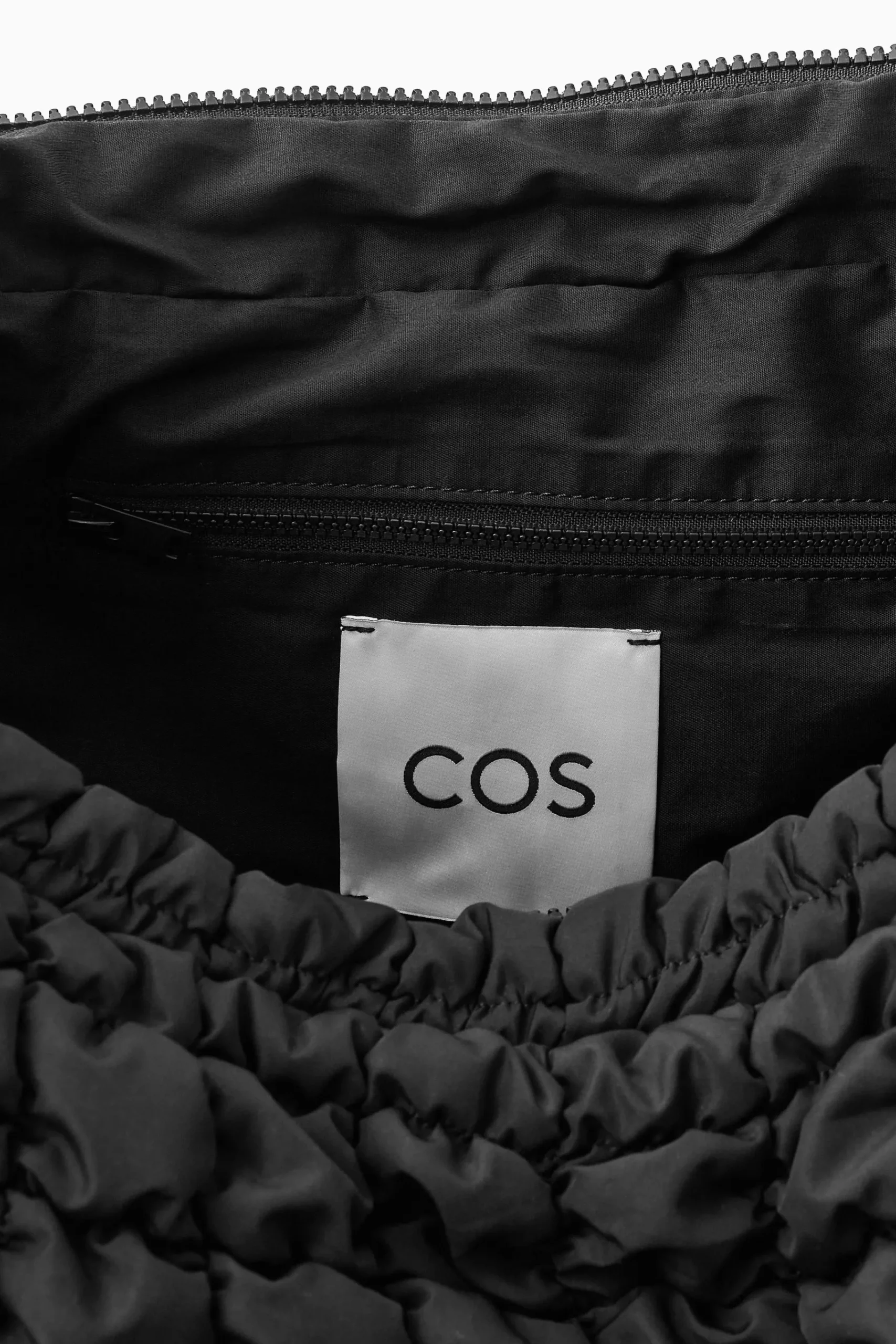 Damen COS Die Gesteppte Tasche | Taschen*GROSSE GESTEPPTE UMHÄNGETASCHE