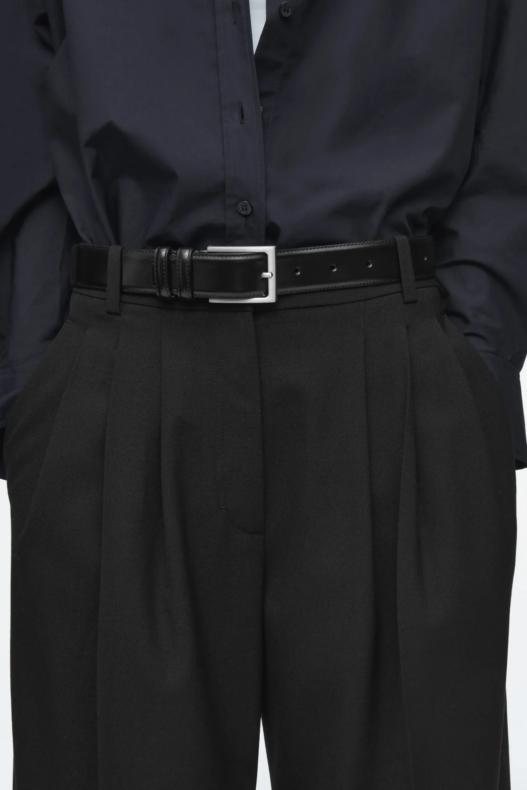 Damen COS Hosen*HOSE AUS WOLL-MIX MIT BARREL-BEIN UND FALTEN