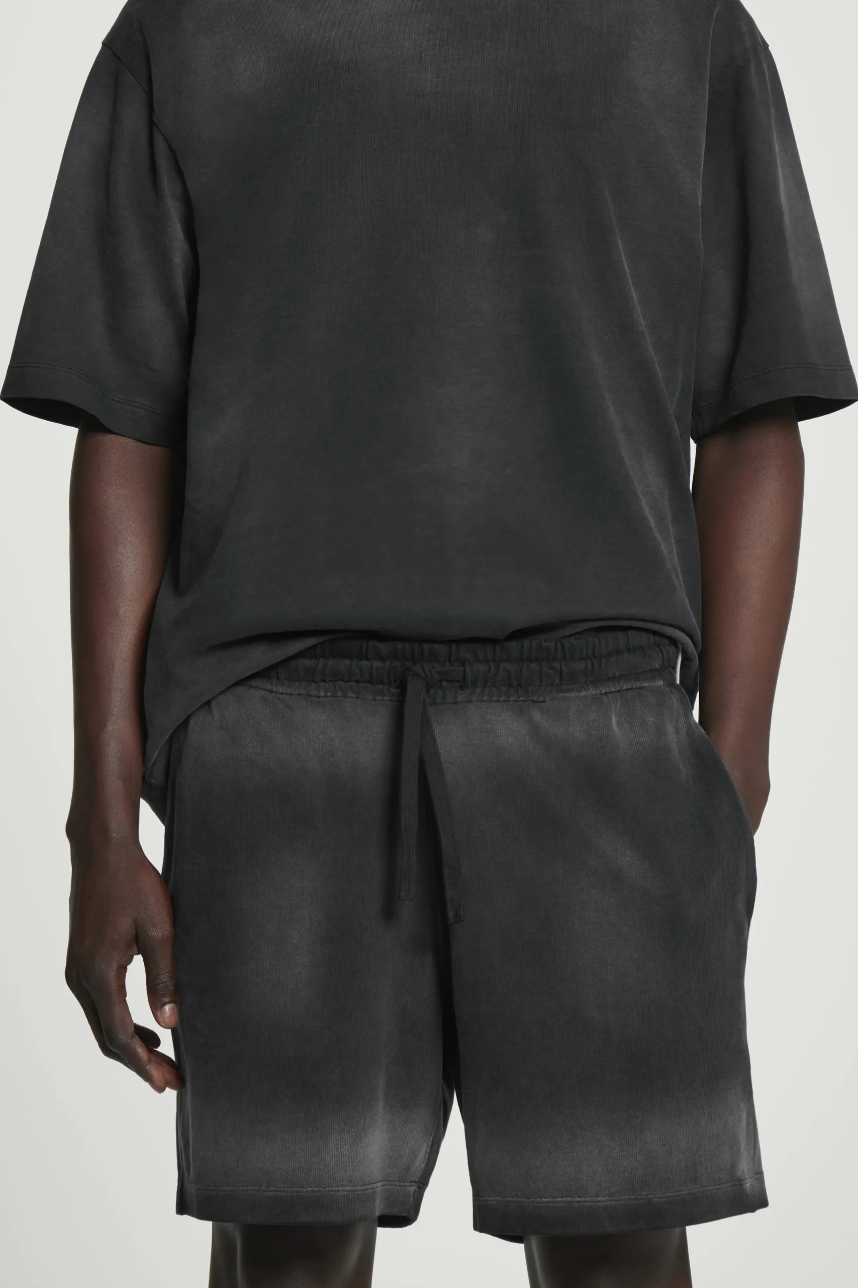 Herren COS Hosen*JERSEY-SHORTS MIT KORDELZUGBUND