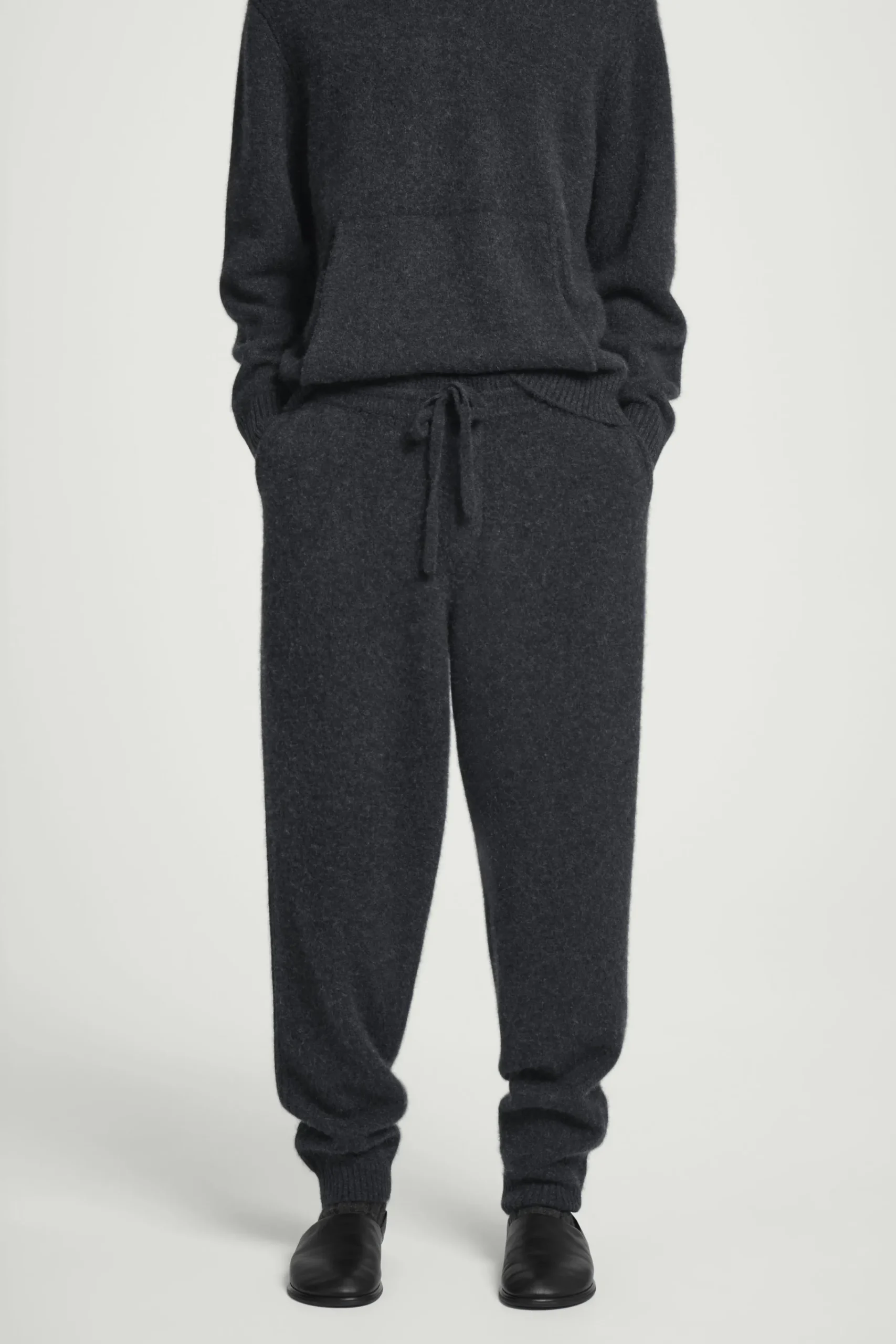 Herren COS Kaschmir*JOGGINGHOSE AUS GEKOCHTEM KASCHMIR