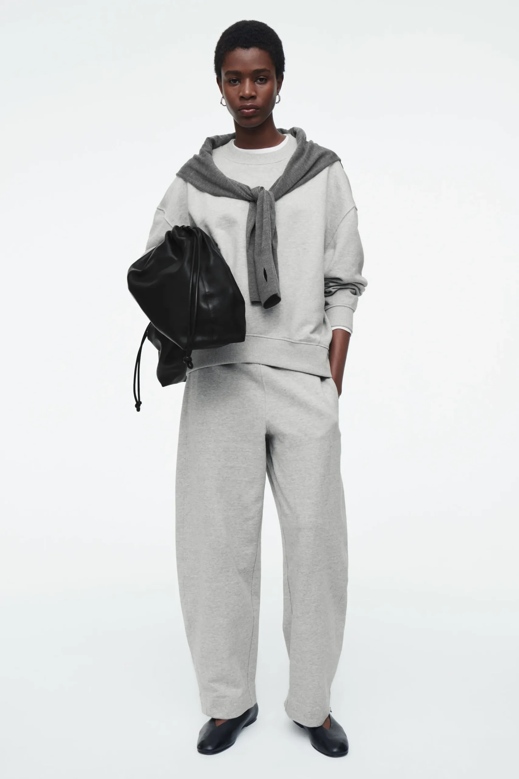 Damen COS Hosen*JOGGINGHOSE MIT BARREL-BEIN