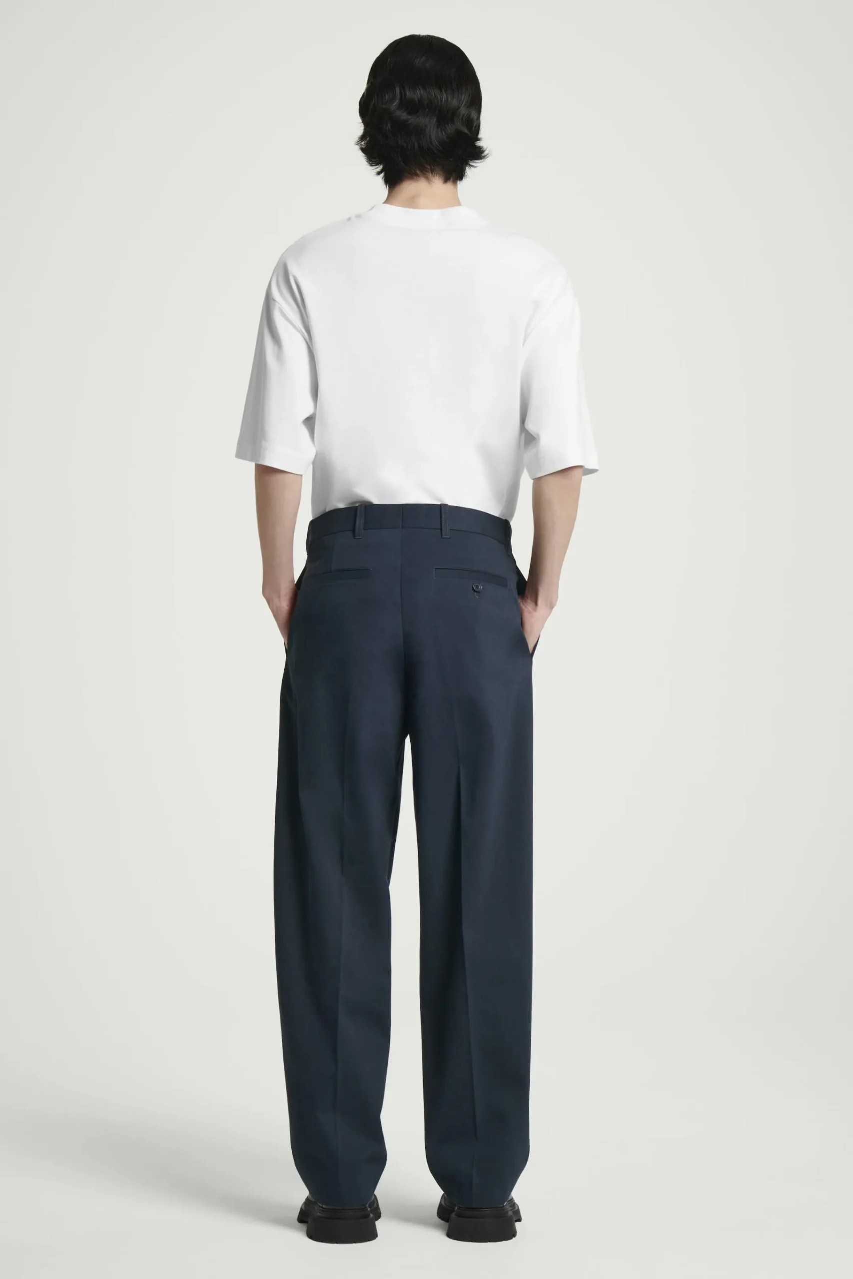 Herren COS Hosen*LOCKERE CHINOHOSE MIT GERADEM BEIN