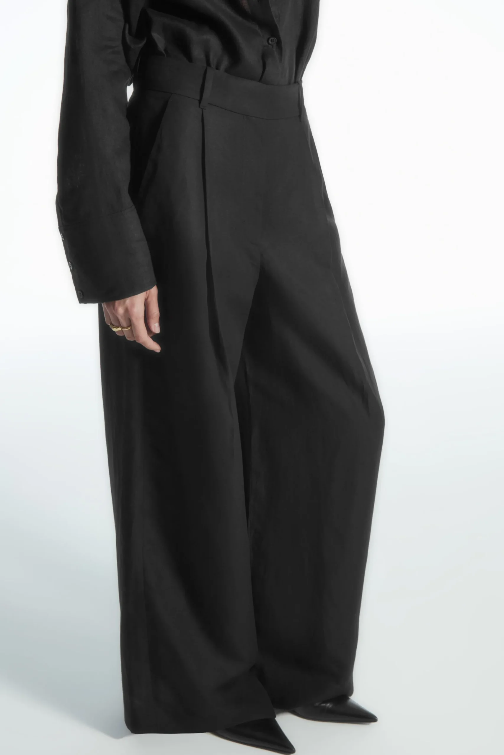 Damen COS Hosen*LOCKERE HOSE AUS LEINEN-MIX MIT WEITEM BEIN