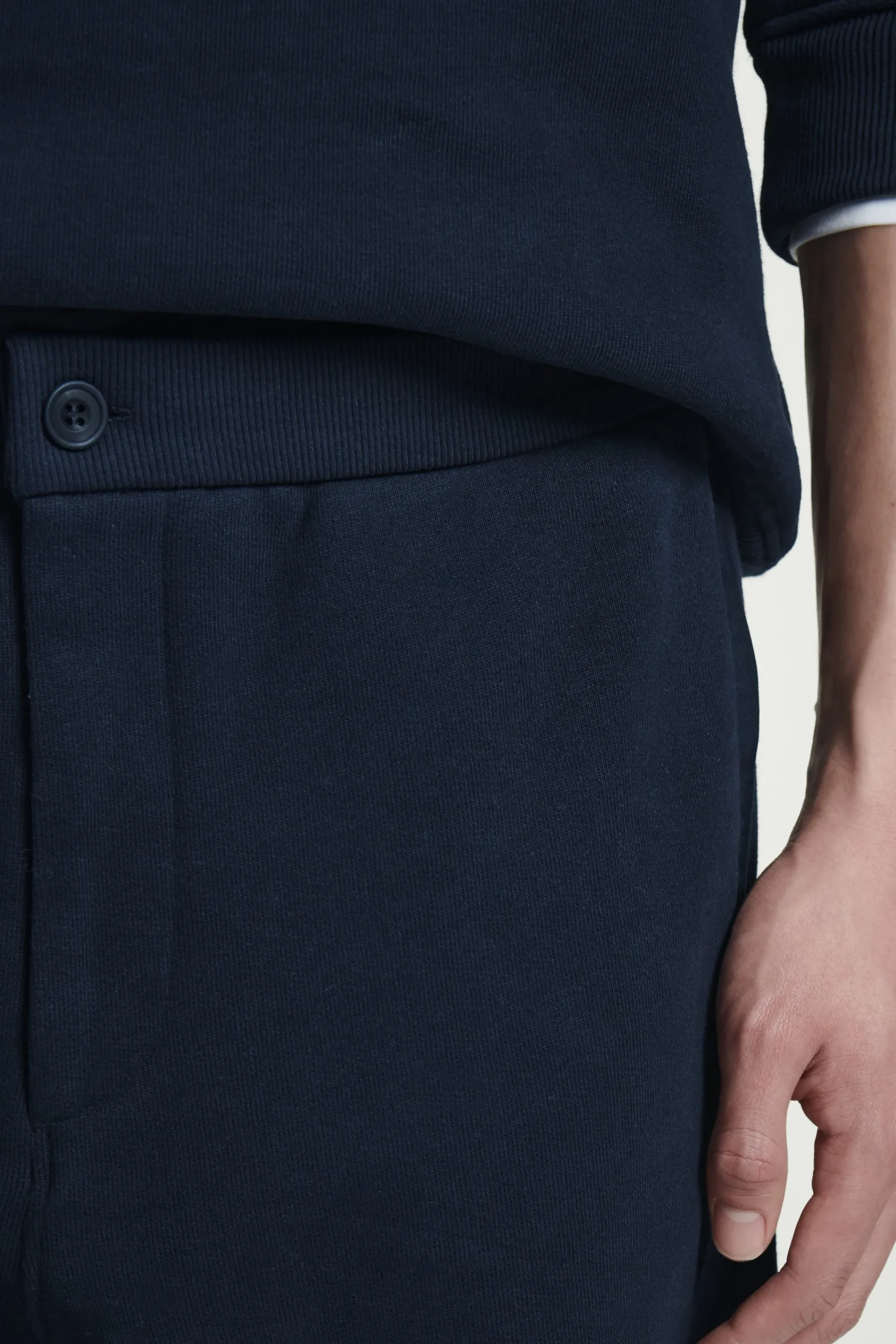 Herren COS Hosen*LOCKERE JOGGINGHOSE MIT KONTRASTPARTIEN