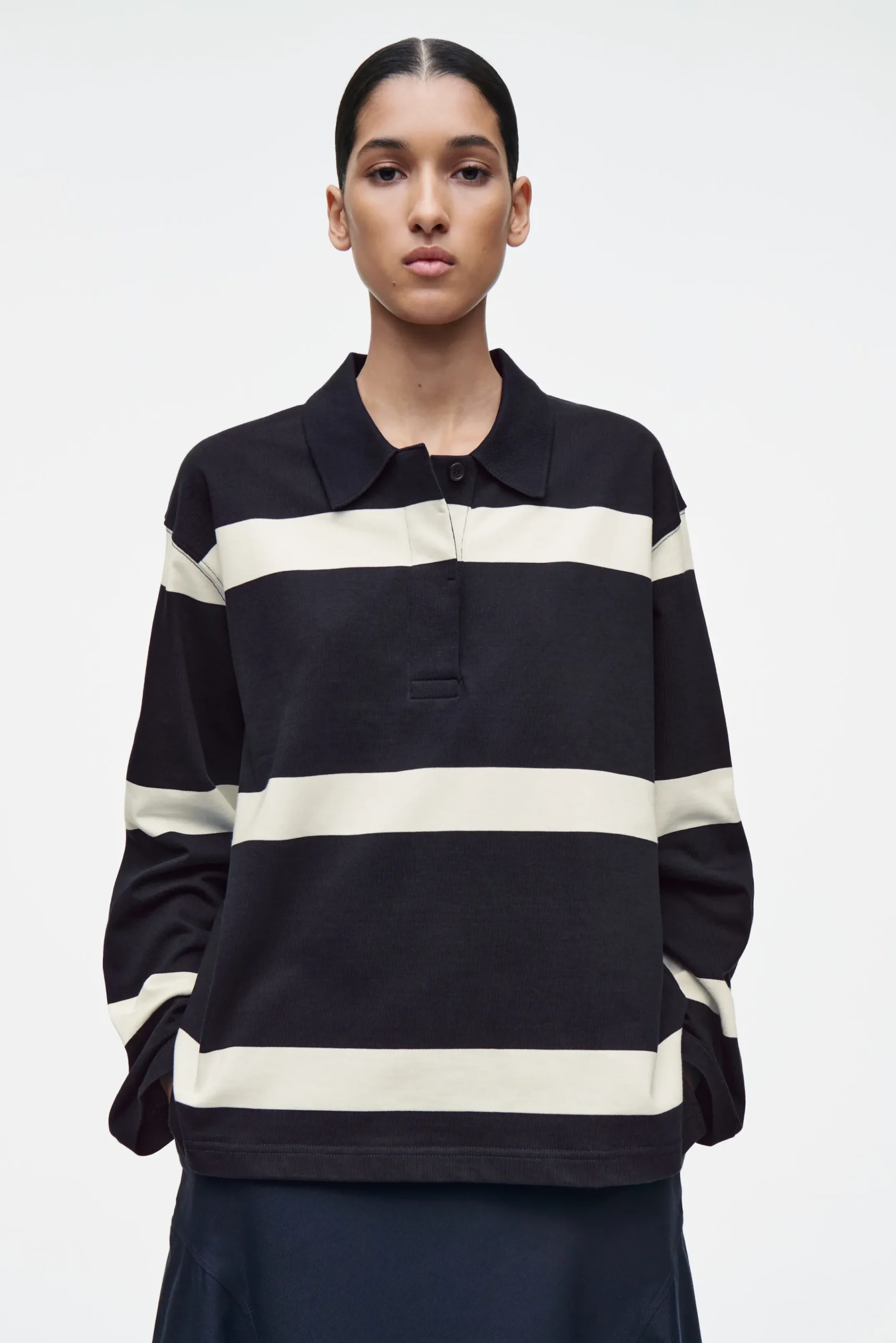 Damen COS Oberteile*LOCKERES LANGÄRMLIGES POLOSHIRT MIT STREIFEN