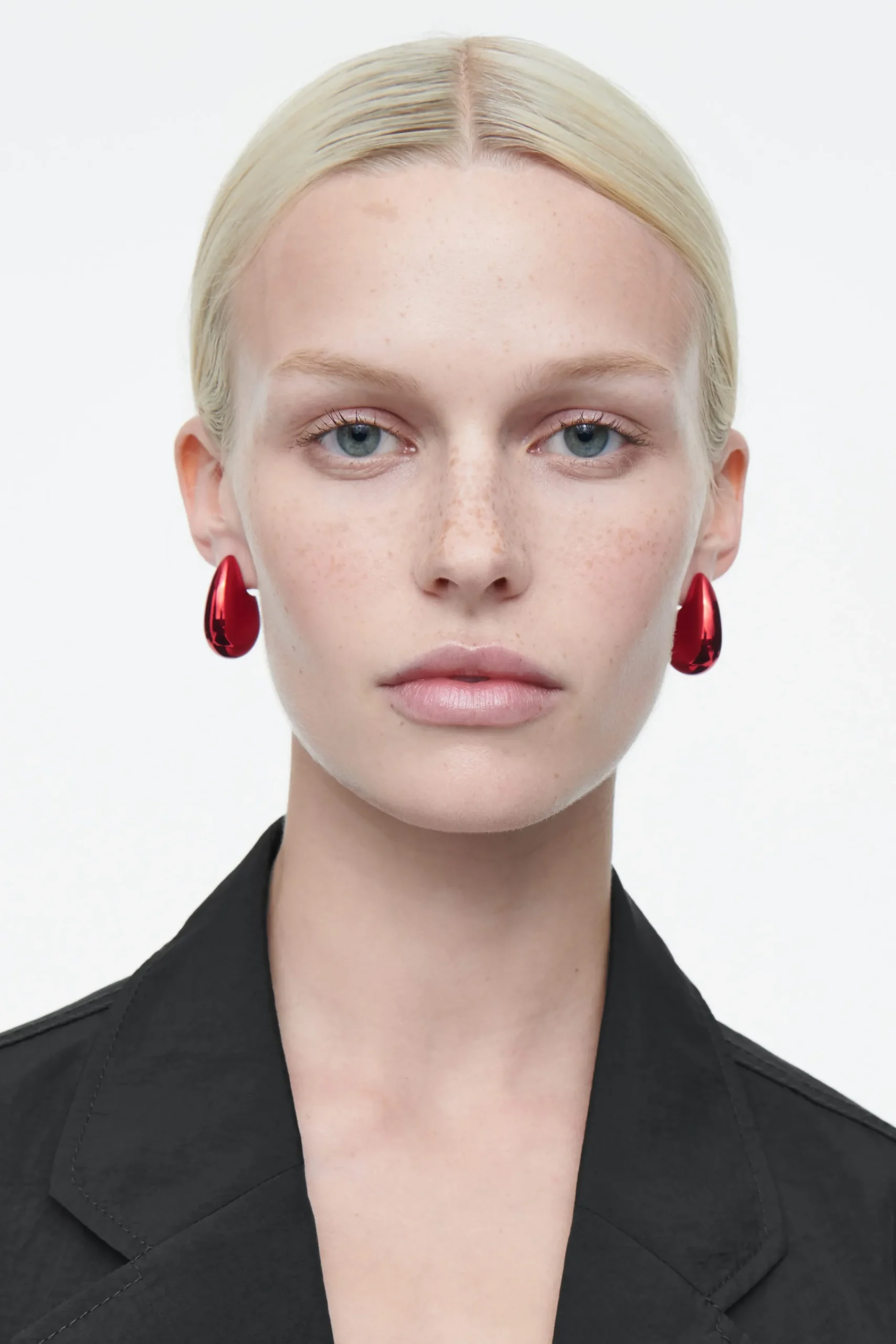 Damen COS Schmuck*MARKANTE OVERSIZED-HÄNGEOHRRINGE
