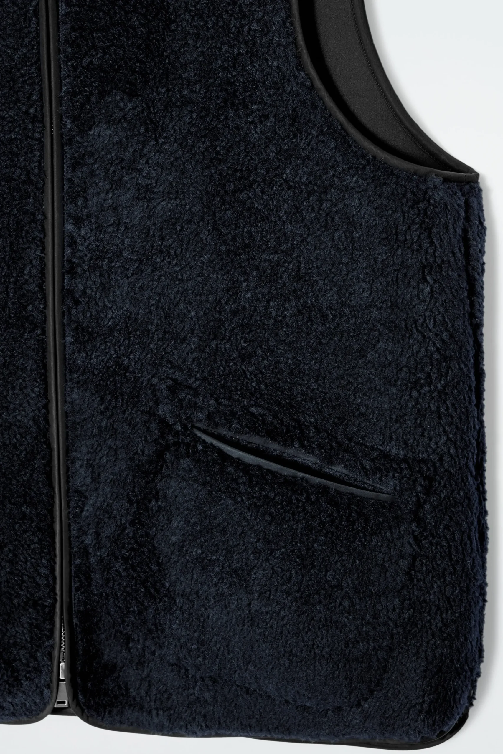 Damen COS Hybridmodelle | Mützen, Schals & Handschuhe*OVERSIZED-WESTE AUS KUNSTLAMMFELL
