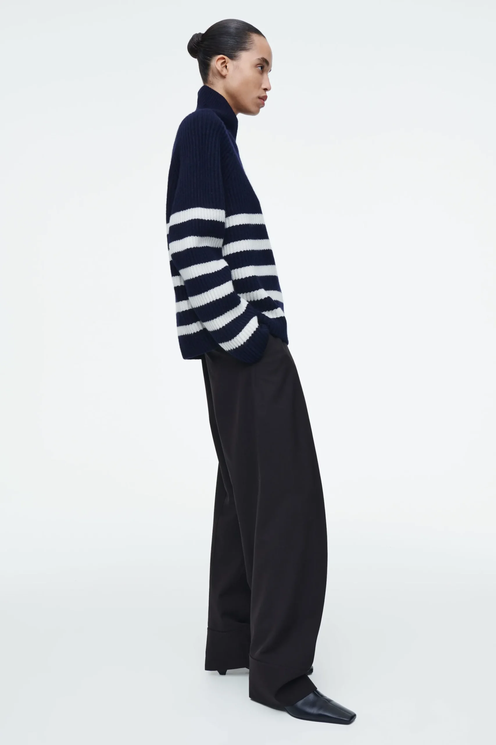 Damen COS Strickmode*PULLOVER AUS MERINOWOLLE MIT KRAGEN