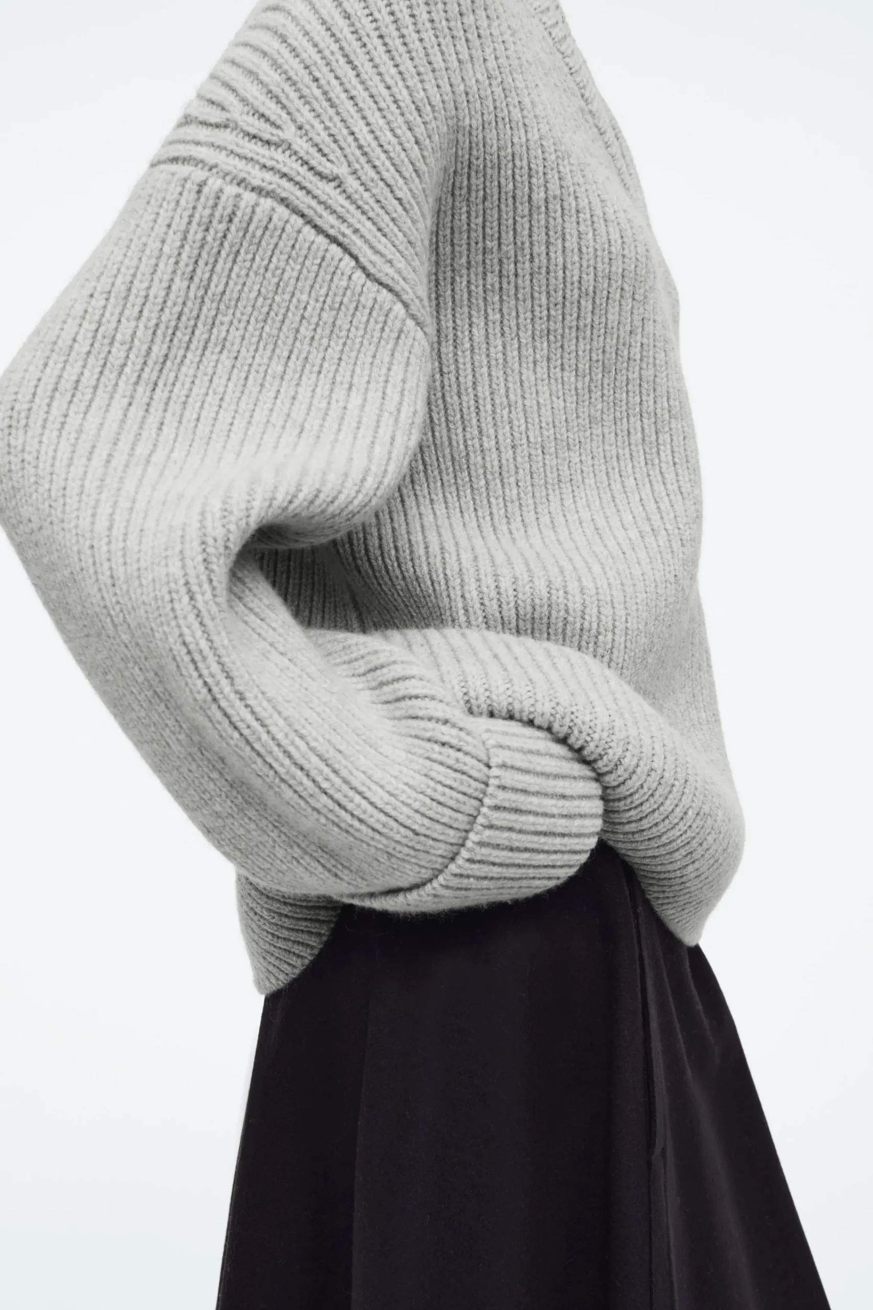 Damen COS Strickmode*PULLOVER AUS MERINOWOLLE MIT V-AUSSCHNITT