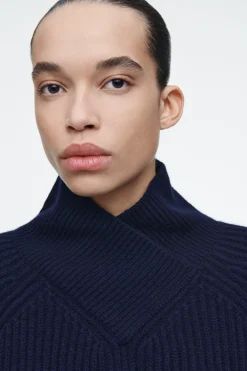 Damen COS Strickmode*PULLOVER AUS MERINOWOLLE MIT KRAGEN