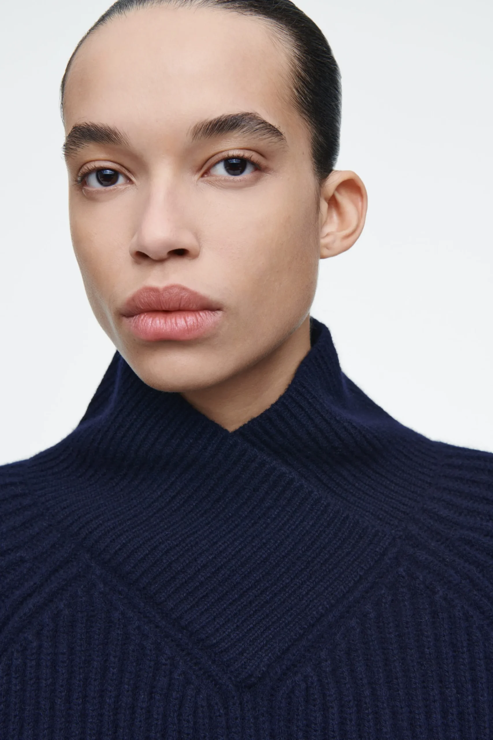 Damen COS Strickmode*PULLOVER AUS MERINOWOLLE MIT KRAGEN