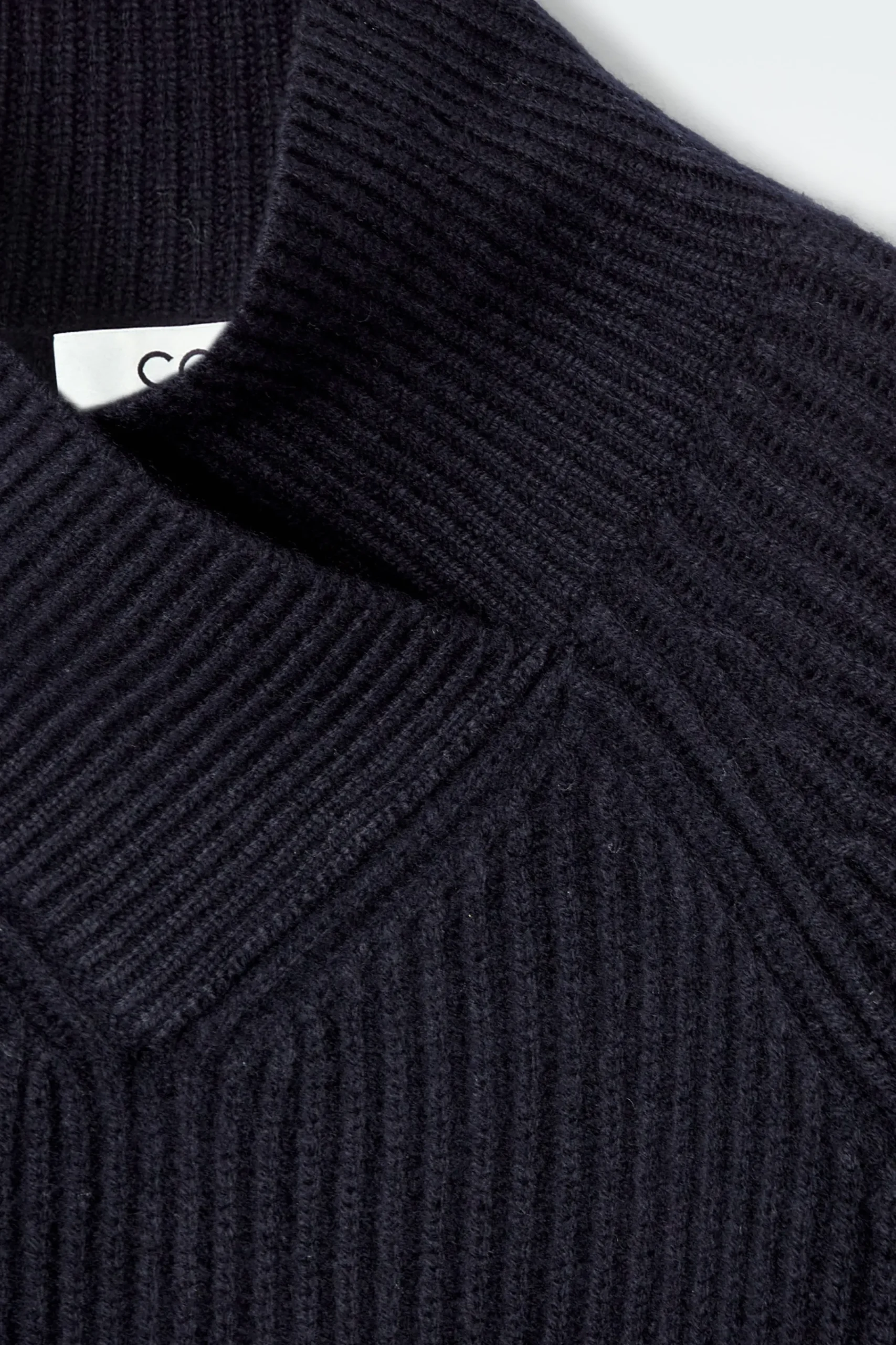 Damen COS Strickmode*PULLOVER AUS MERINOWOLLE MIT KRAGEN