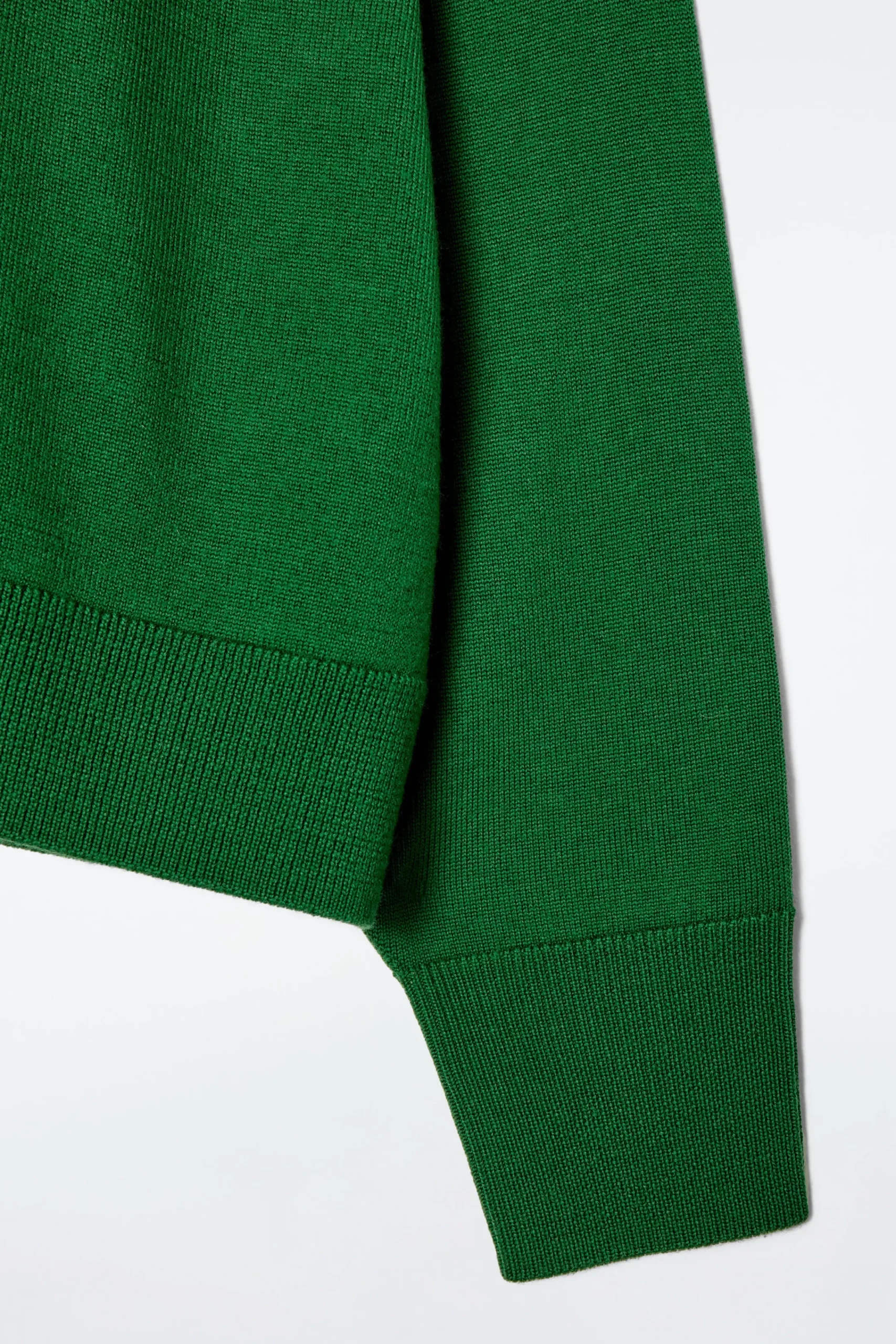 Damen COS Strickmode*PULLOVER AUS MERINOWOLLE MIT RUNDHALSAUSSCHNITT