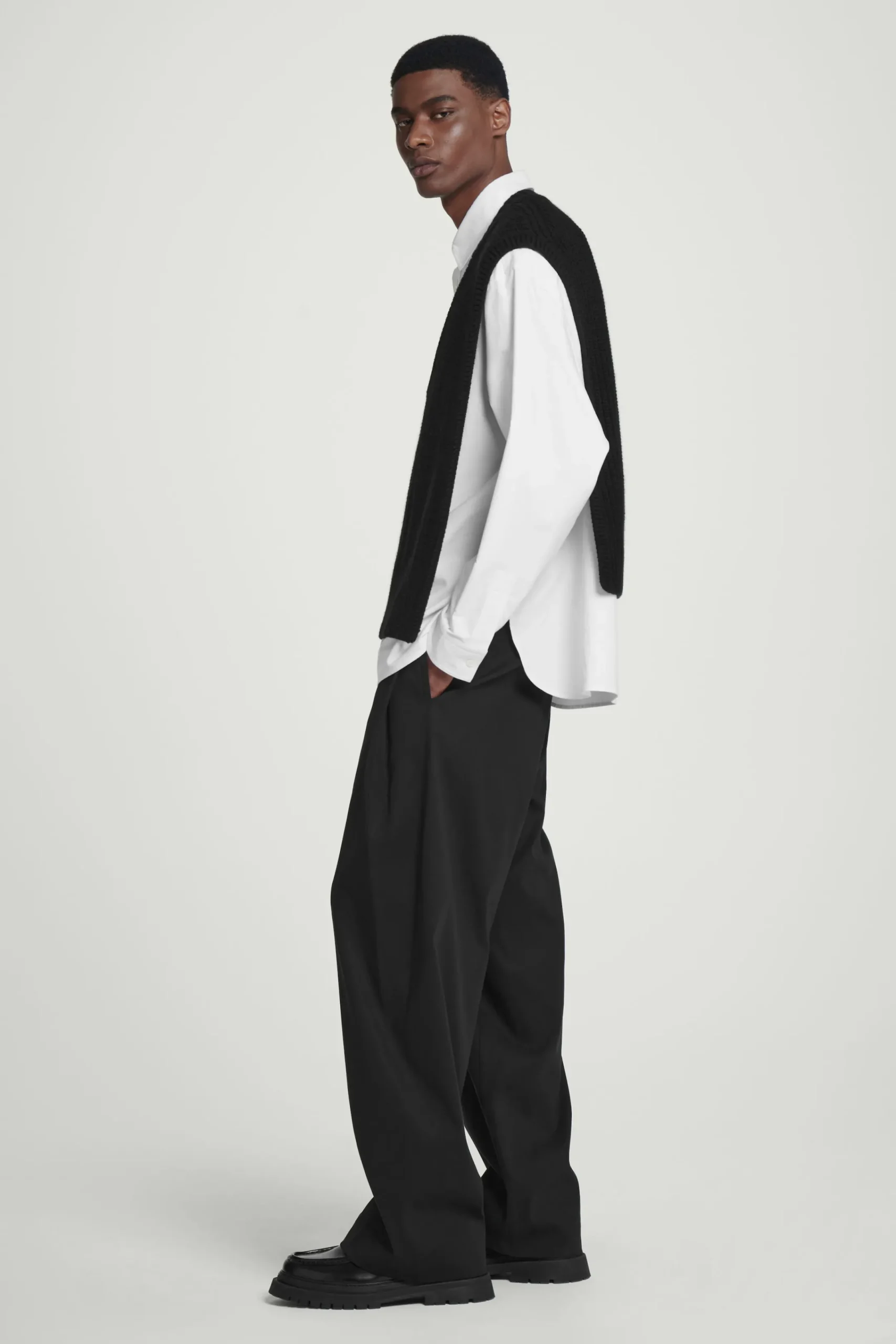 Herren COS Pullover | Kaschmir*PULLUNDER AUS WOLLE UND KASCHMIR MIT V-AUSSCHNITT