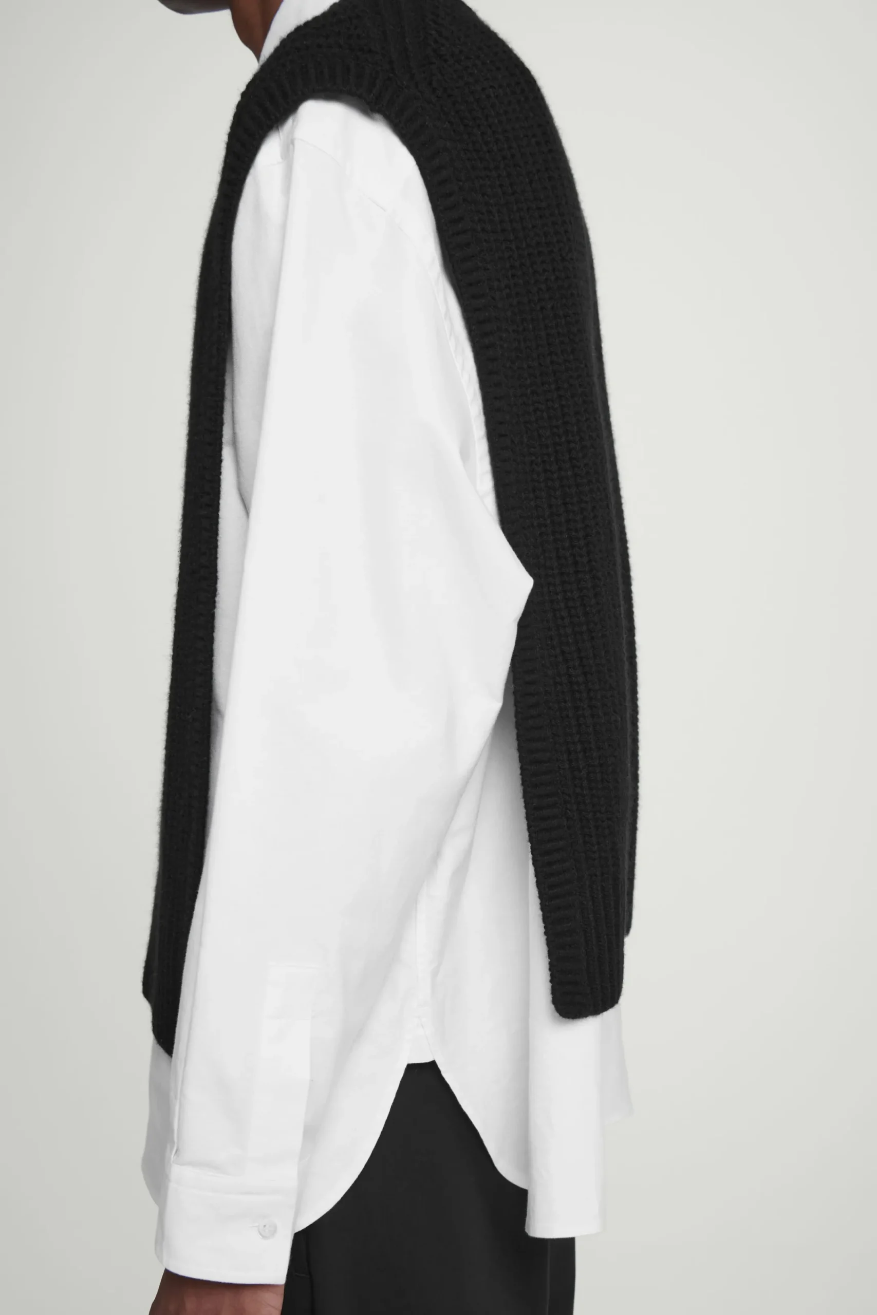 Herren COS Pullover | Kaschmir*PULLUNDER AUS WOLLE UND KASCHMIR MIT V-AUSSCHNITT