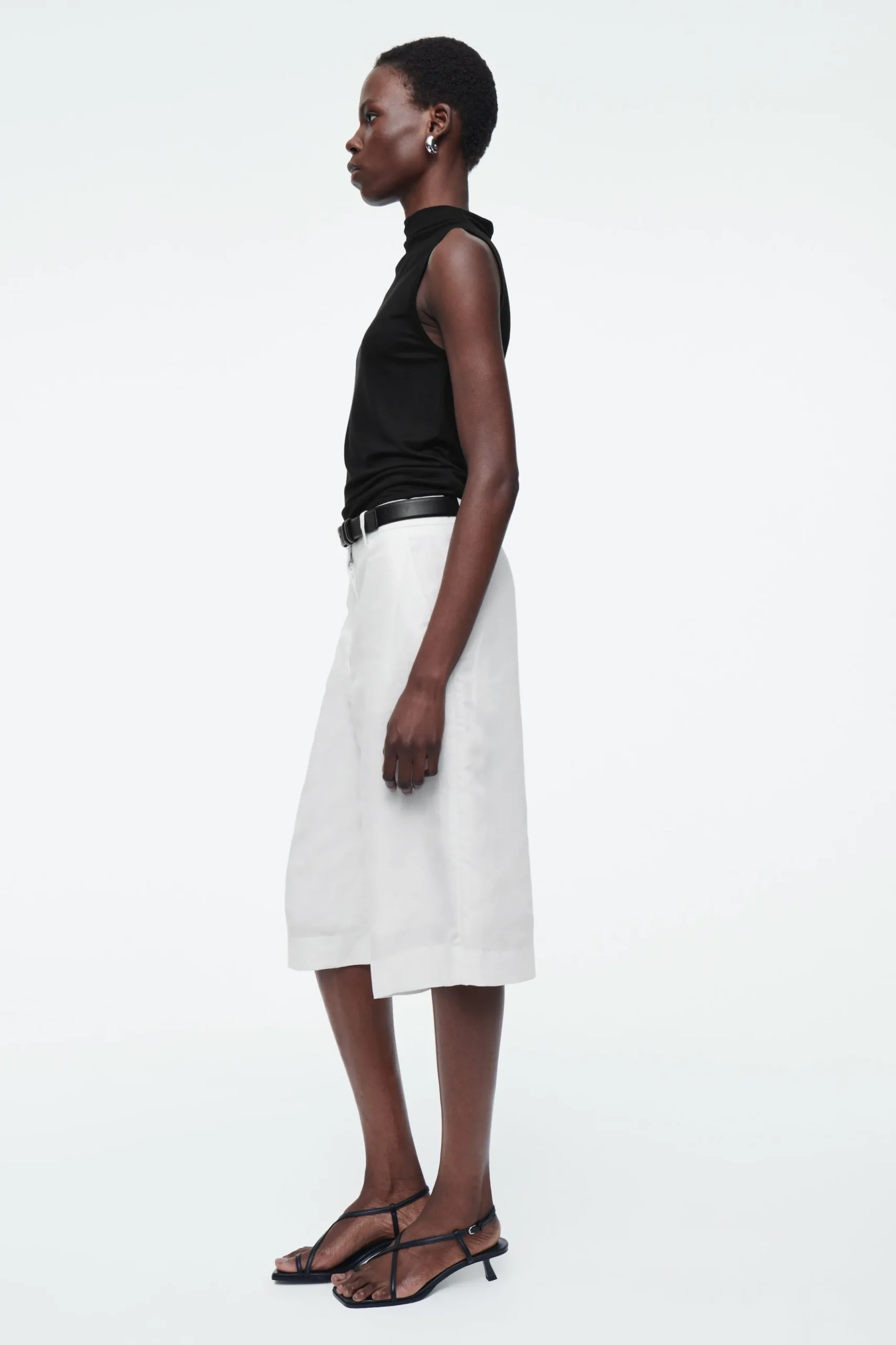 Damen COS Oberteile*ÄRMELLOSES TANKTOP MIT HOHEM KRAGEN