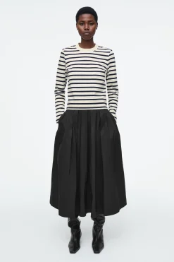 Damen COS T-Shirts | Oberteile*SCHLICHTES LANGARMSHIRT MIT NORMALER PASSFORM