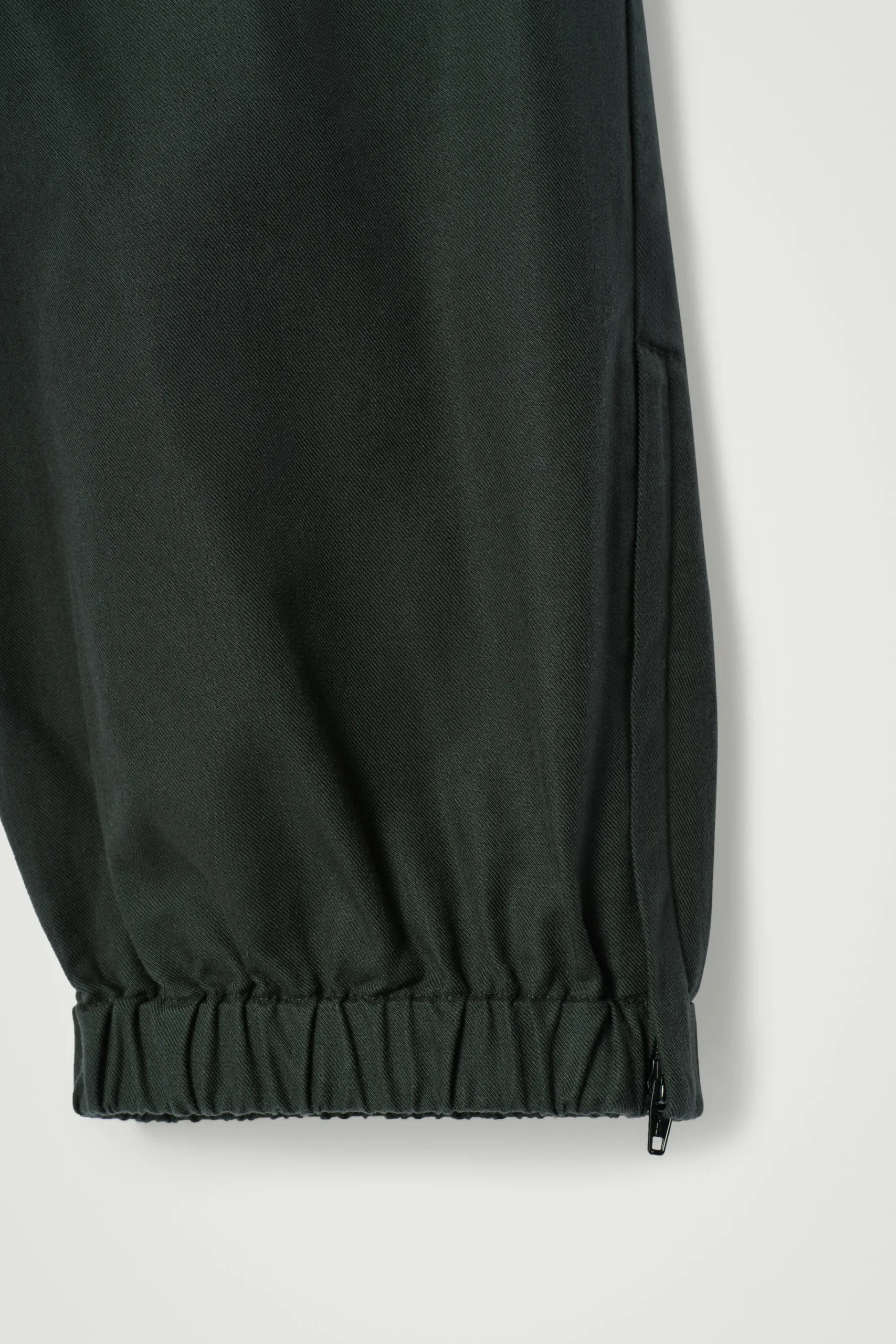 Herren COS Hosen*SCHMAL ZULAUFENDE HOSE MIT ELASTISCHEM BUND