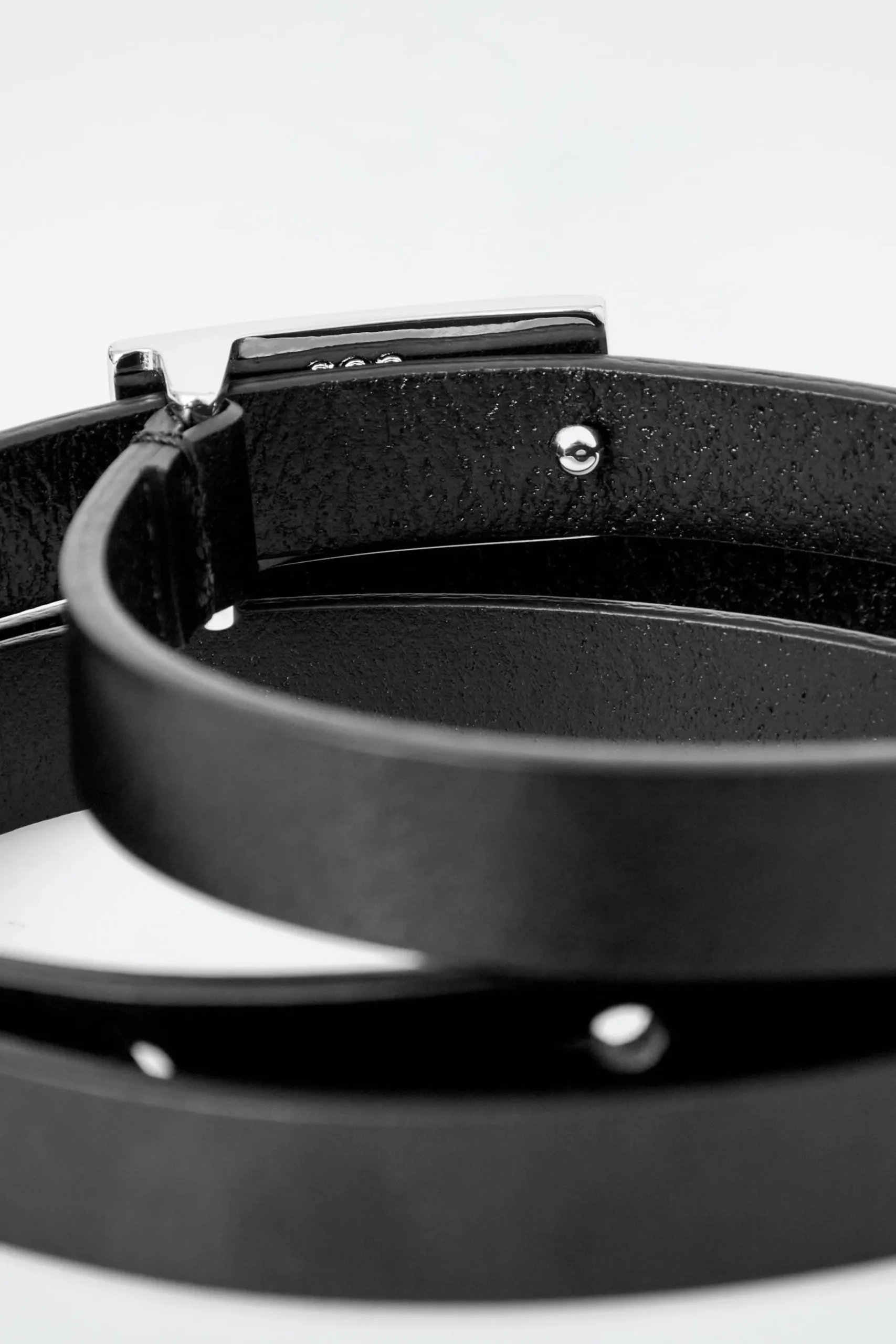 Damen COS Gürtel | Accessoires Aus Leder*SCHMALER LEDERGÜRTEL MIT RIEGELDETAIL