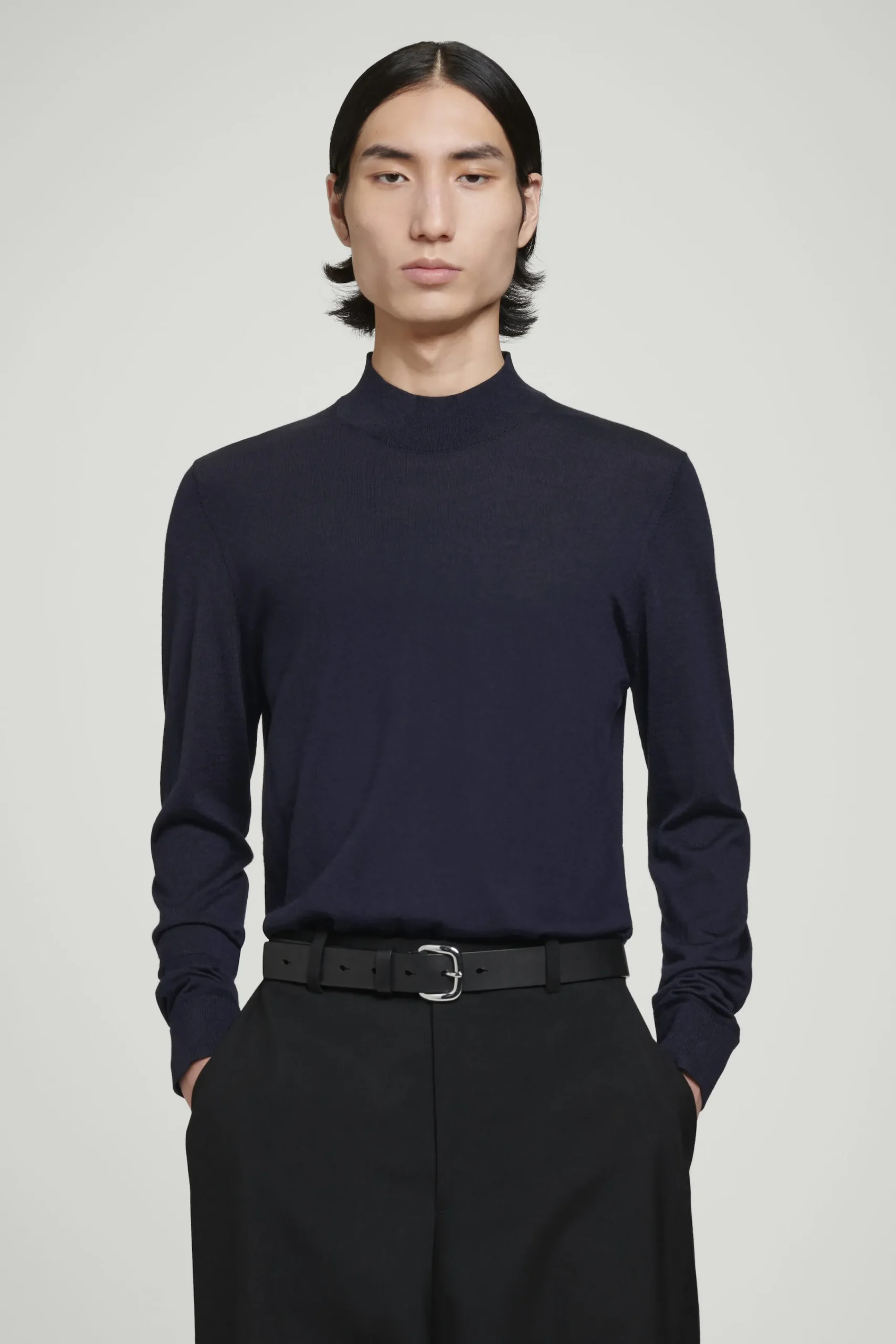Herren COS Pullover | Strickmode*SCHMALER PULLOVER AUS MERINOWOLLE MIT STEHKRAGEN