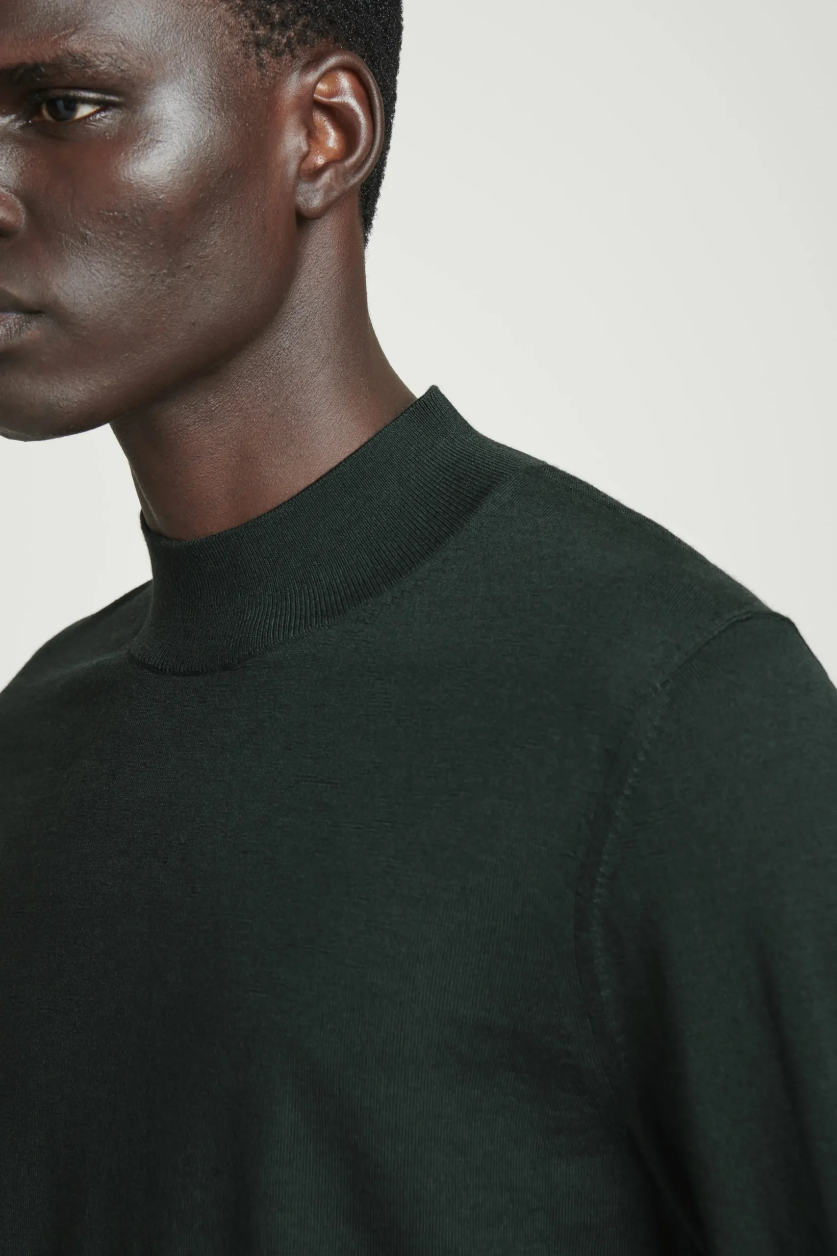 Herren COS Pullover | Strickmode*SCHMALER PULLOVER AUS MERINOWOLLE MIT STEHKRAGEN