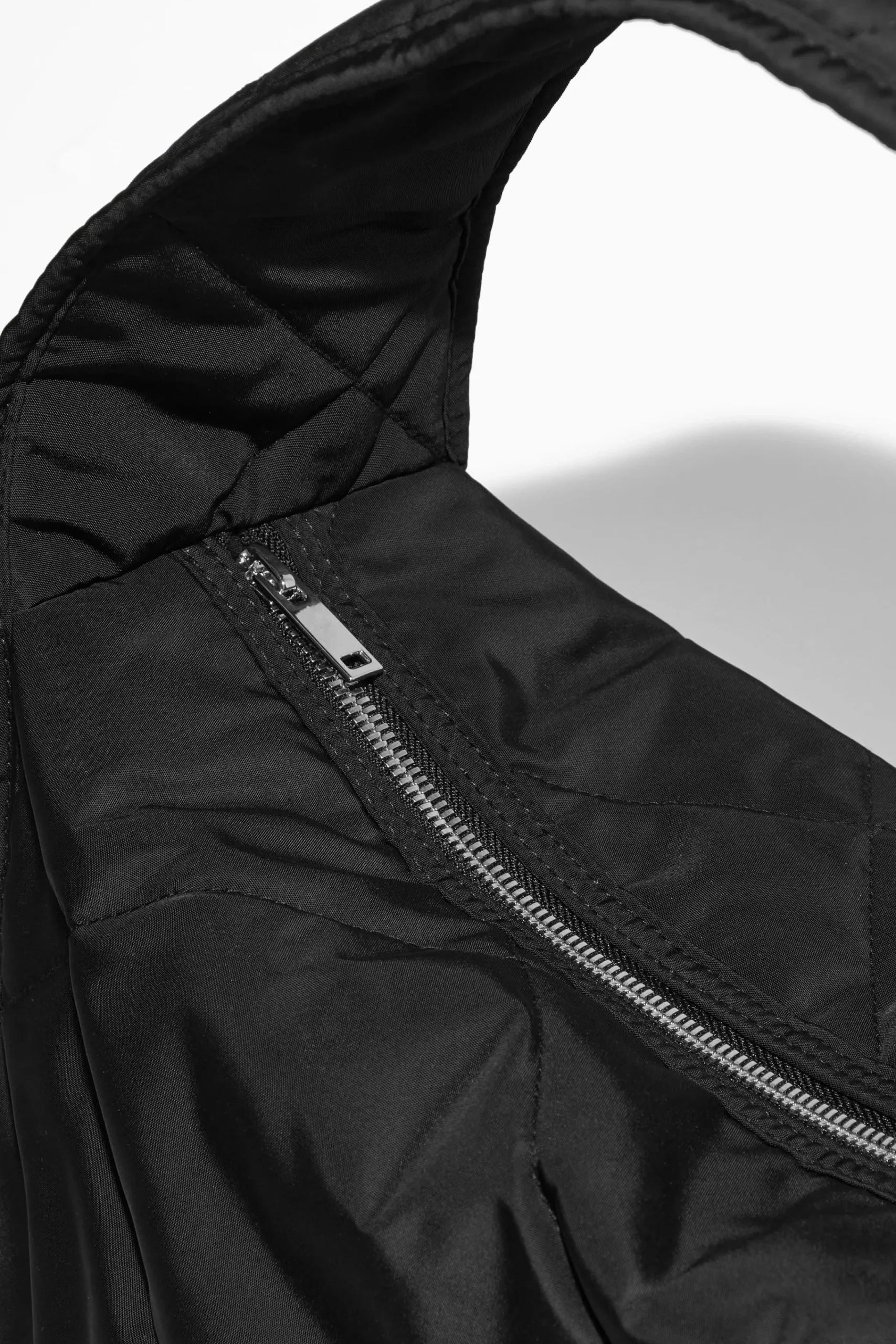 Damen COS Taschen*SCHULTERTASCHE MIT RAUTENSTEPPUNG