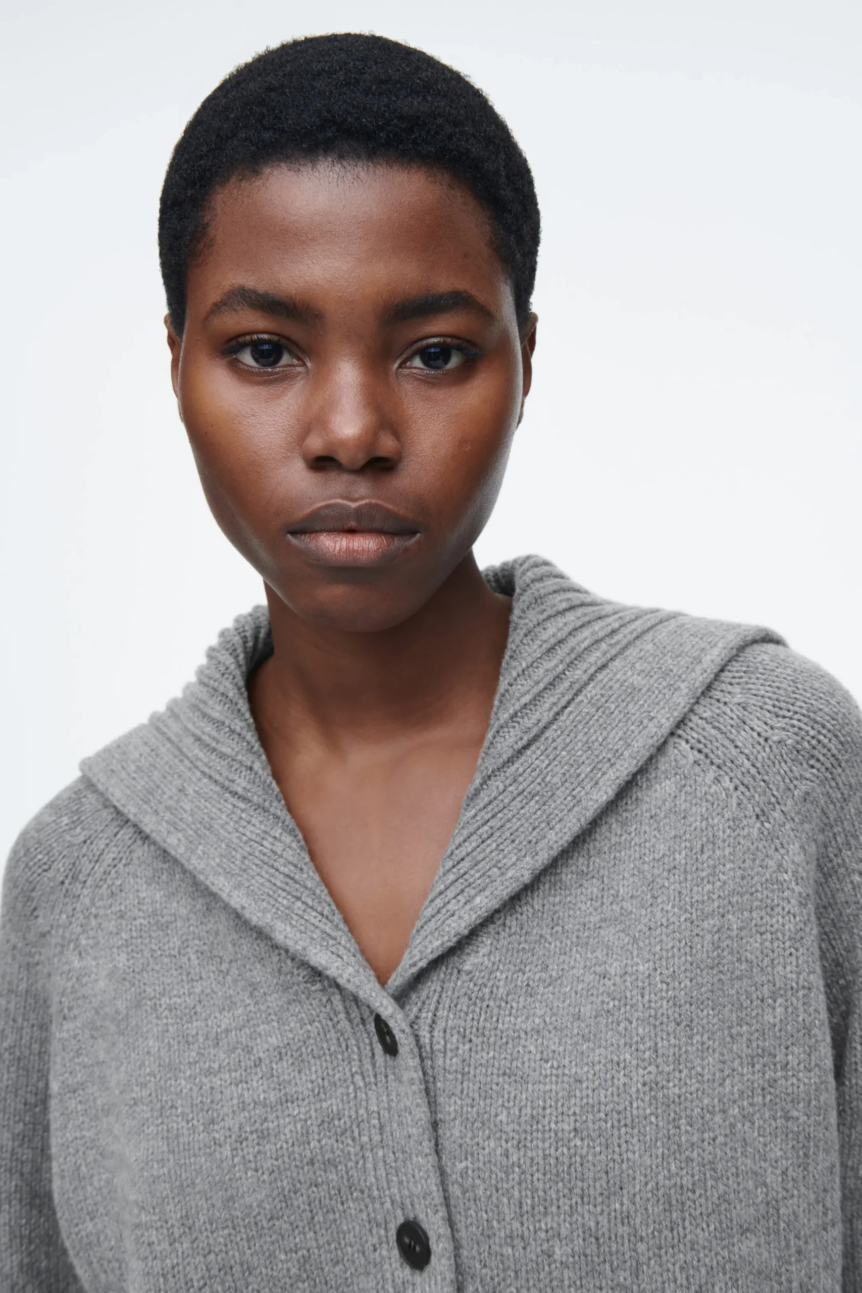 Damen COS Strickmode*STRICKJACKE AUS WOLLE MIT MATROSENKRAGEN